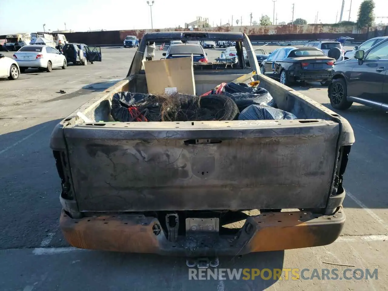 6 Фотография поврежденного автомобиля 3C6JR6DTXPG542964 RAM 1500 2023