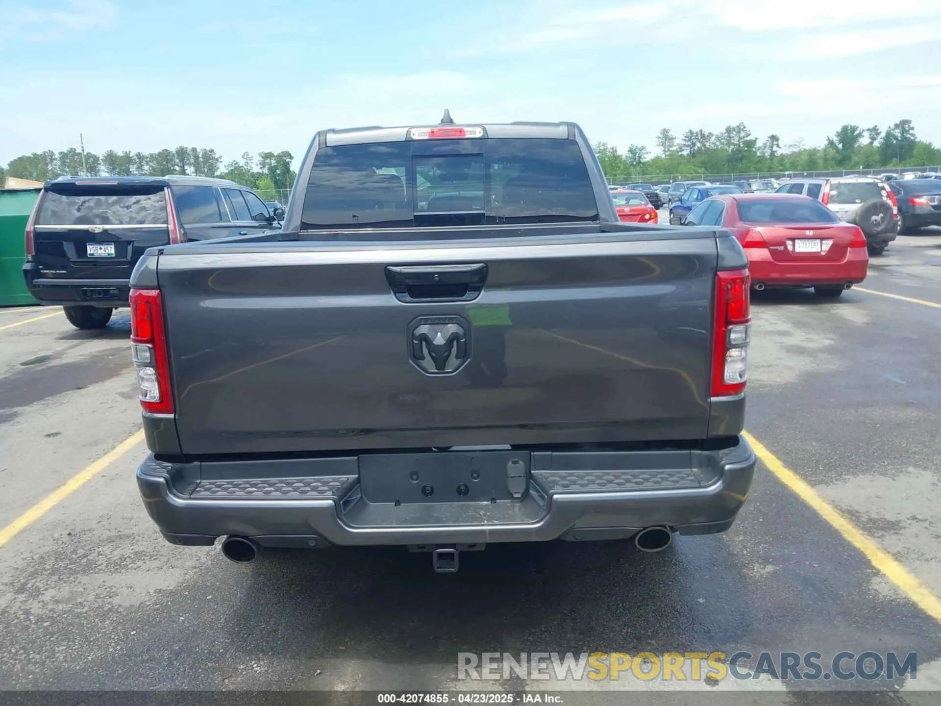 16 Photograph of a damaged car 1C6RREFT0RN191728 RAM 1500 2024
