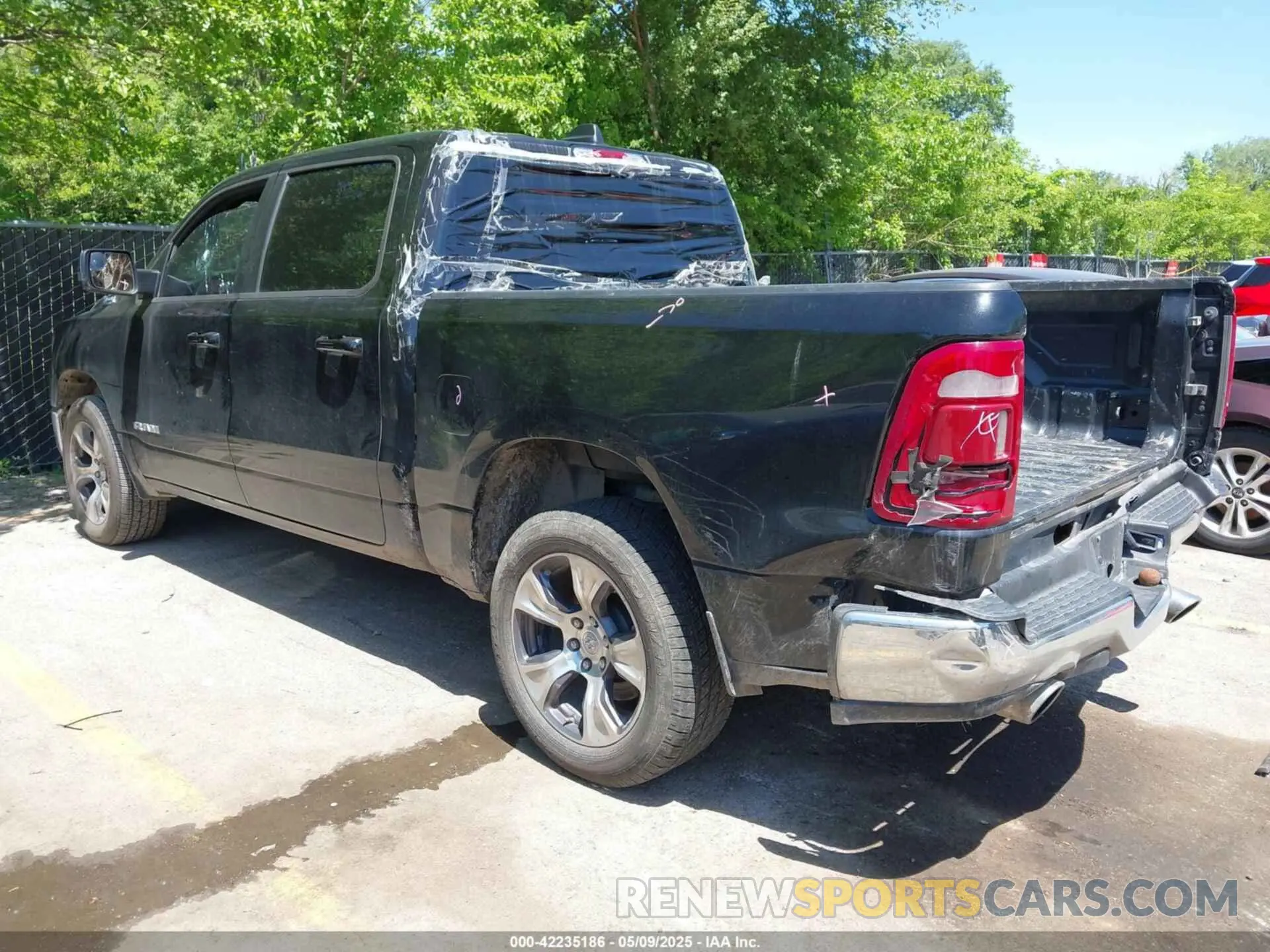 3 Фотография поврежденного автомобиля 1C6RREJT0RN218708 RAM 1500 2024