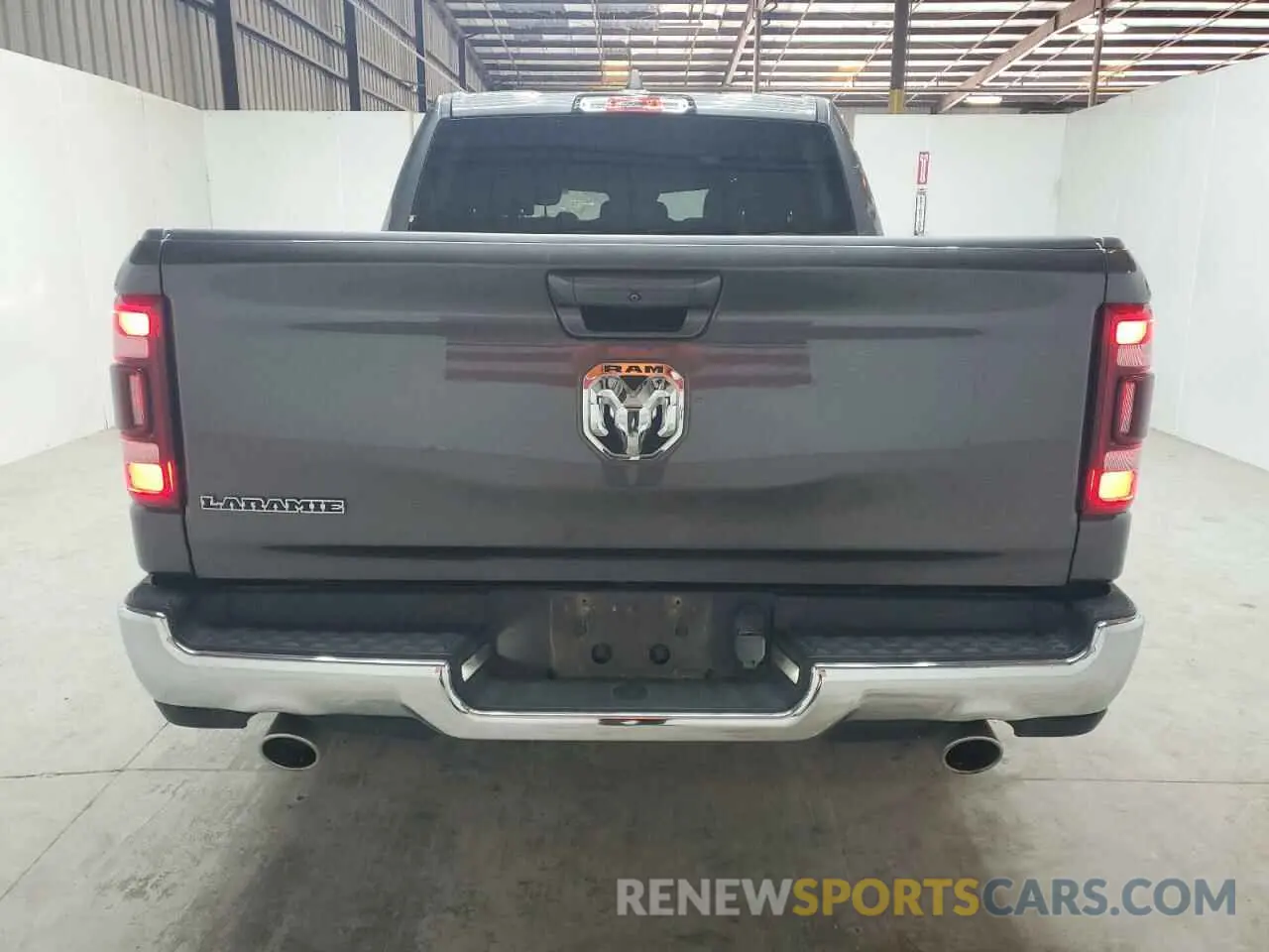 6 Photograph of a damaged car 1C6RREJT0RN220538 RAM 1500 2024