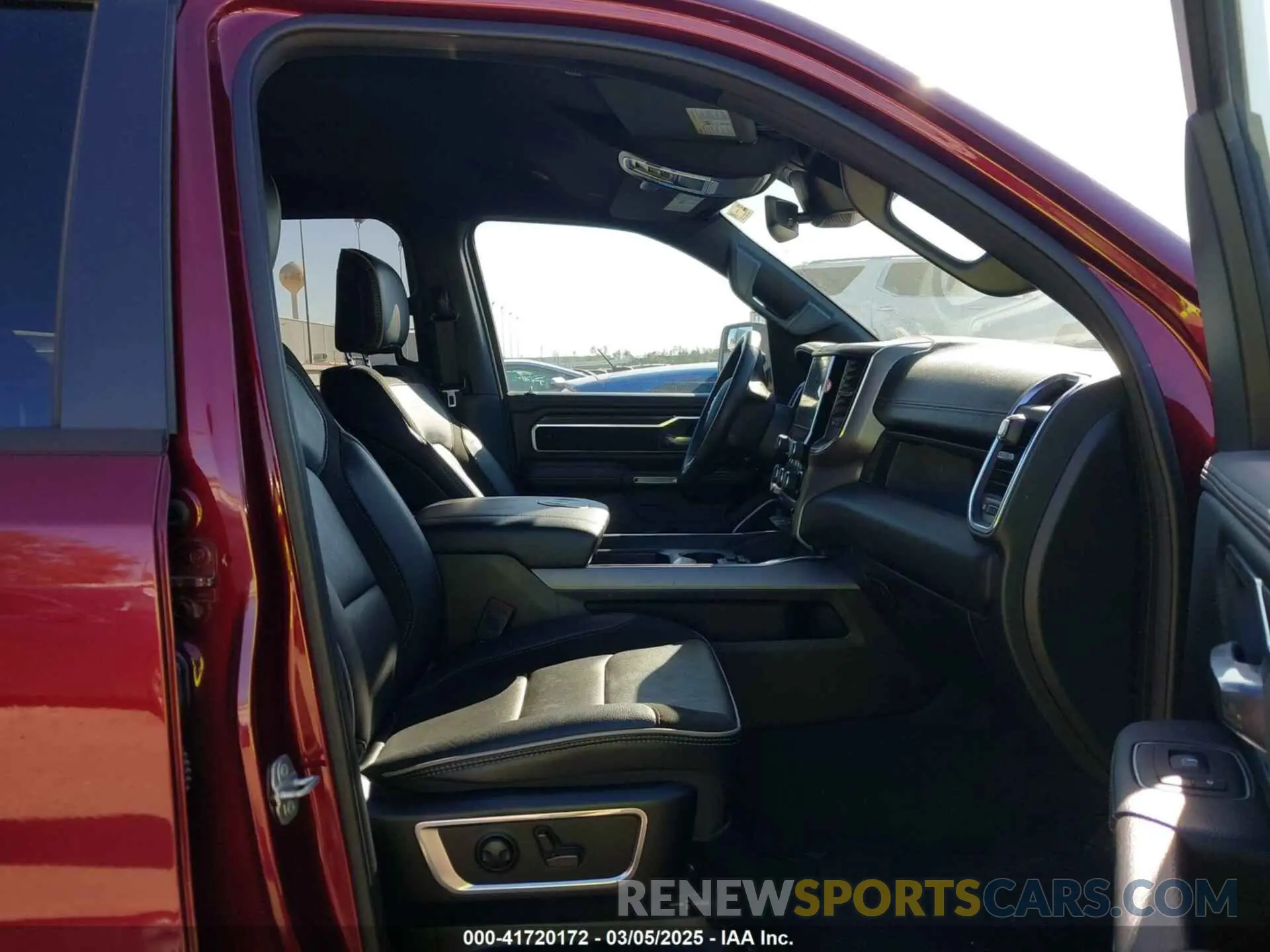 5 Photograph of a damaged car 1C6RREJT8RN220786 RAM 1500 2024