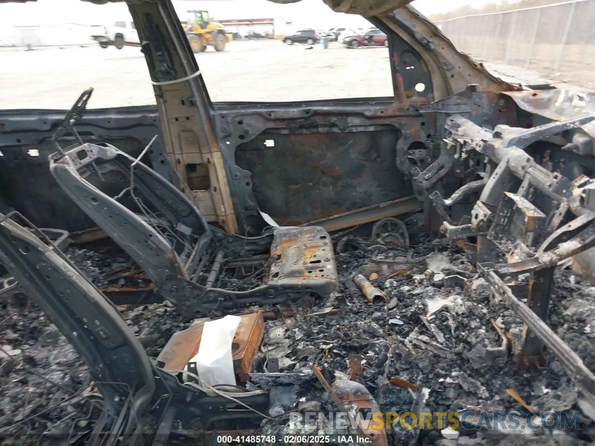5 Photograph of a damaged car 1C6SRFFT3RN232330 RAM 1500 2024