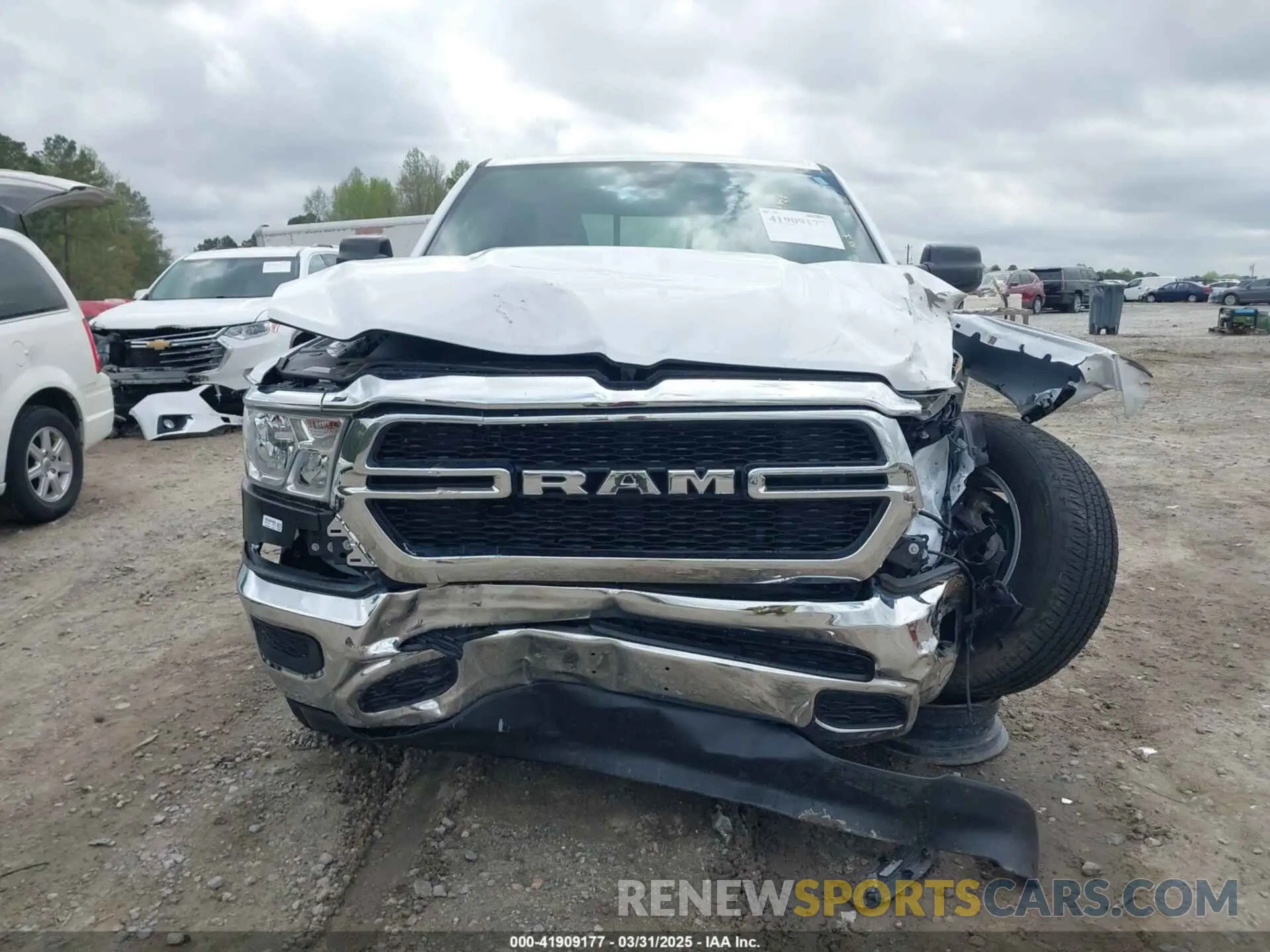 12 Фотография поврежденного автомобиля 1C6SRFGTXRN173260 RAM 1500 2024