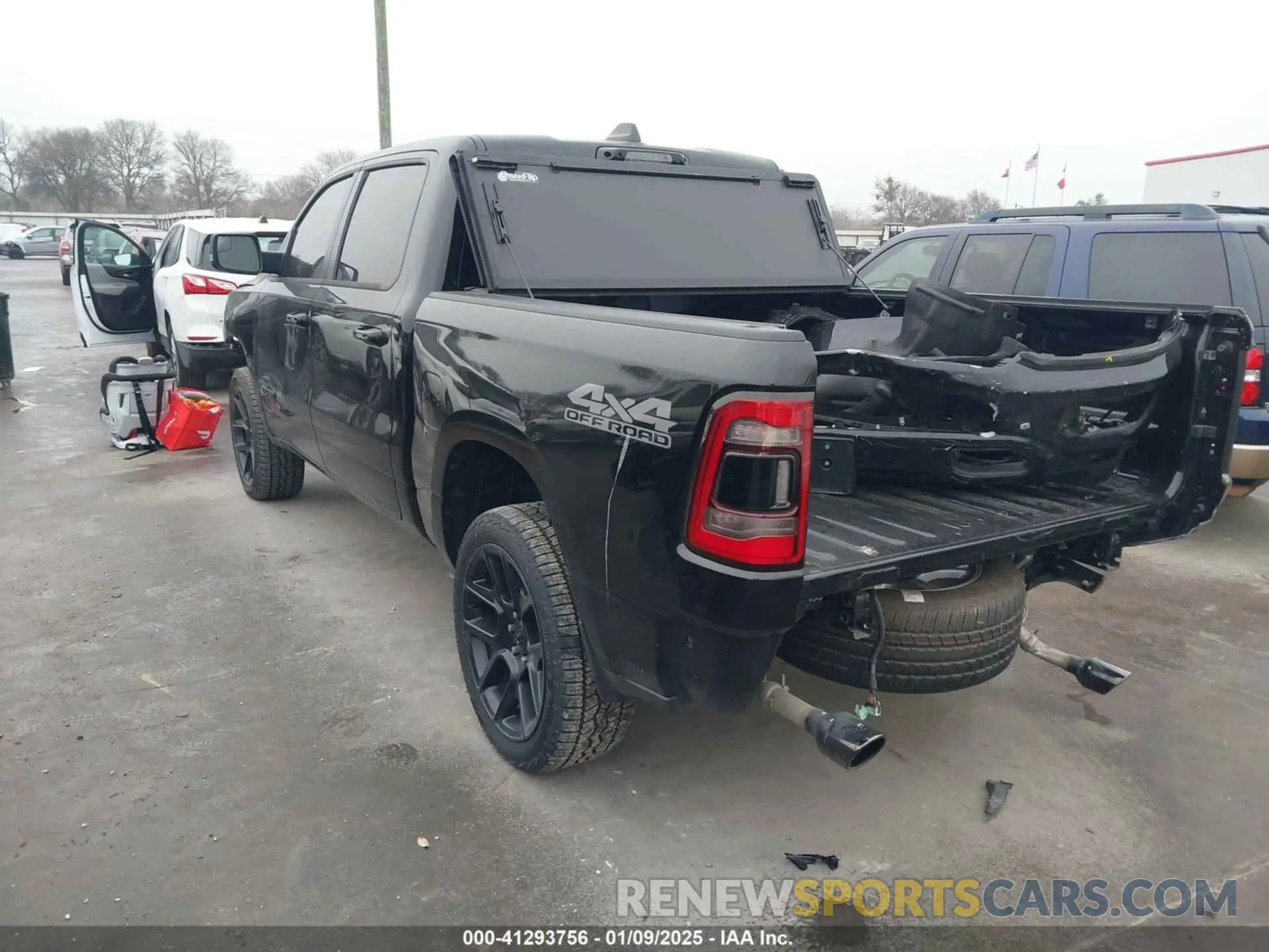 3 Фотография поврежденного автомобиля 1C6SRFJT2RN172032 RAM 1500 2024