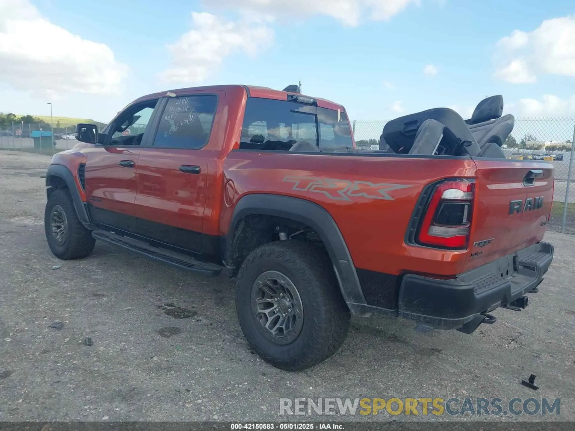 3 Photograph of a damaged car 1C6SRFU98RN223288 RAM 1500 2024