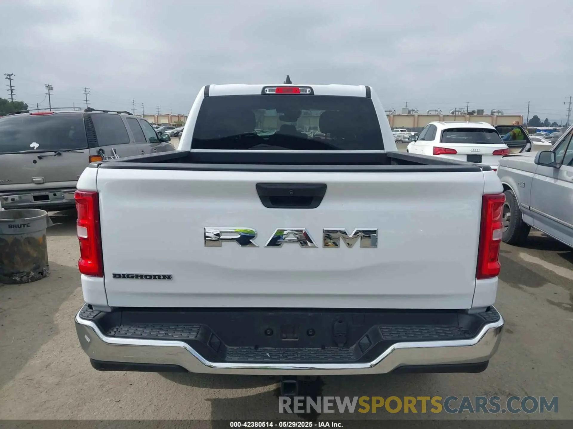 16 Photograph of a damaged car 1C6RREFG1SN504598 RAM 1500 2025