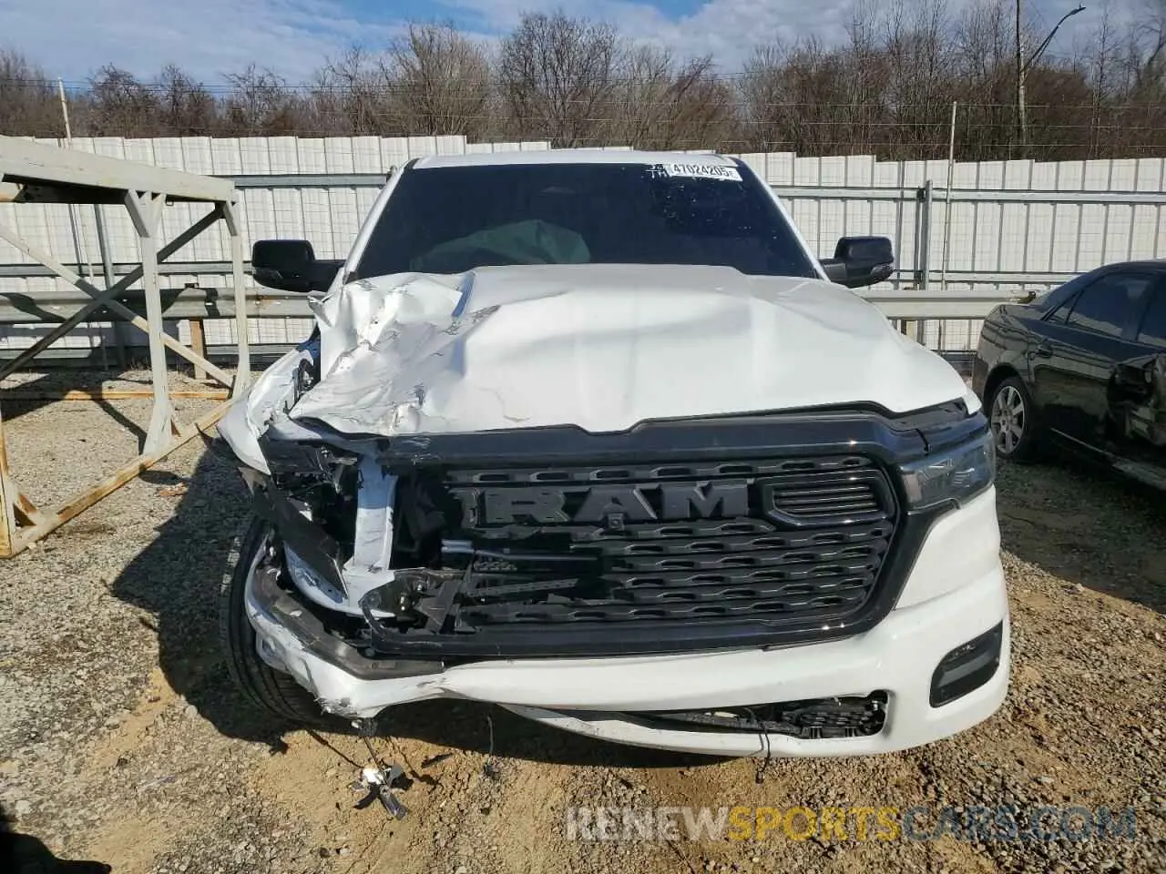 5 Photograph of a damaged car 1C6RREFG4SN586522 RAM 1500 2025