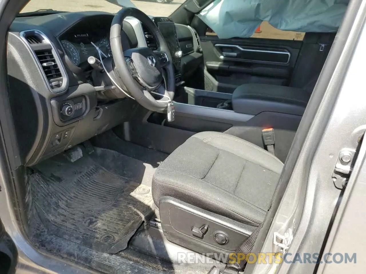 7 Photograph of a damaged car 1C6RREFP5SN590689 RAM 1500 2025