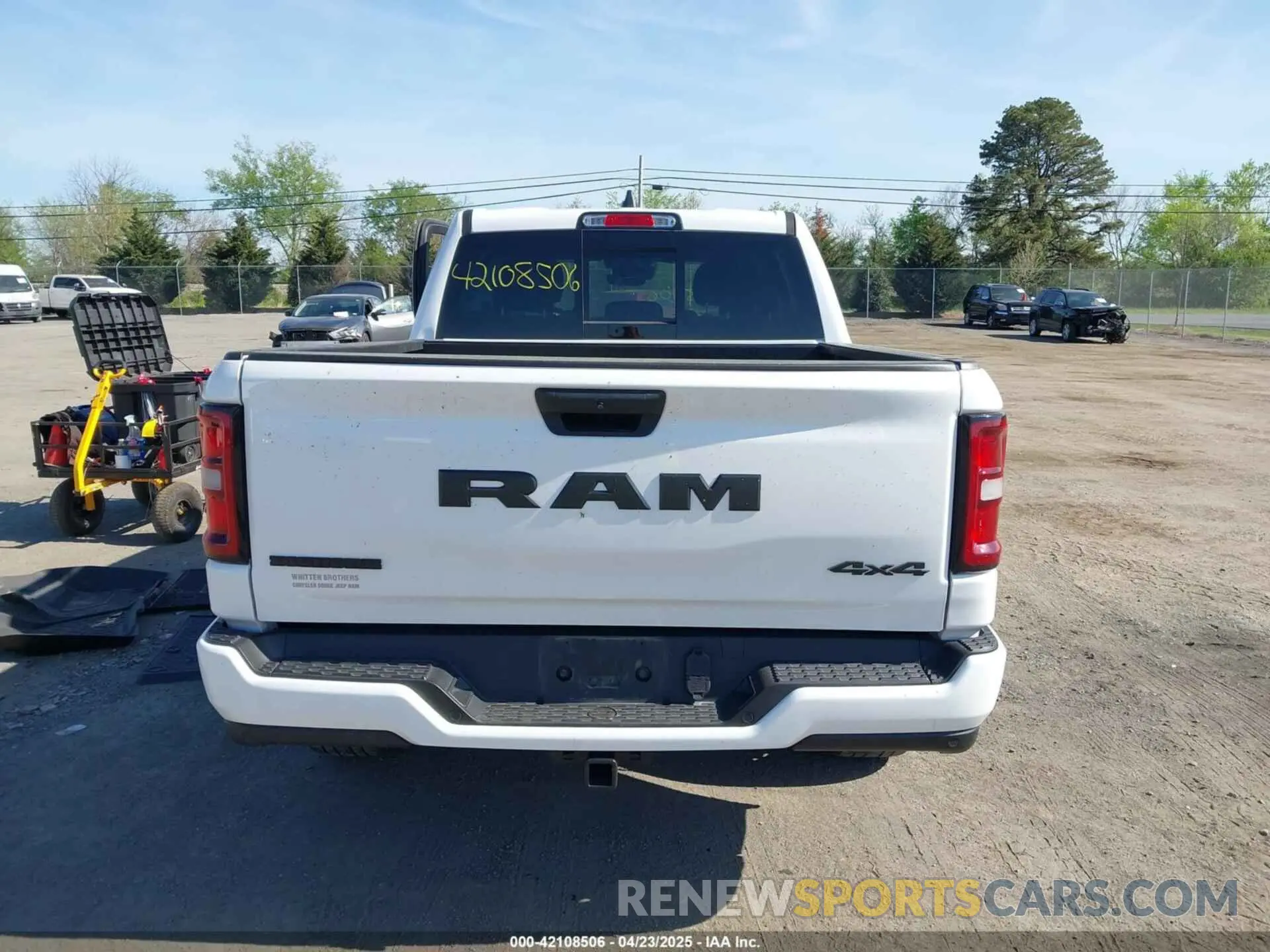16 Photograph of a damaged car 1C6RRFFG1SN538059 RAM 1500 2025