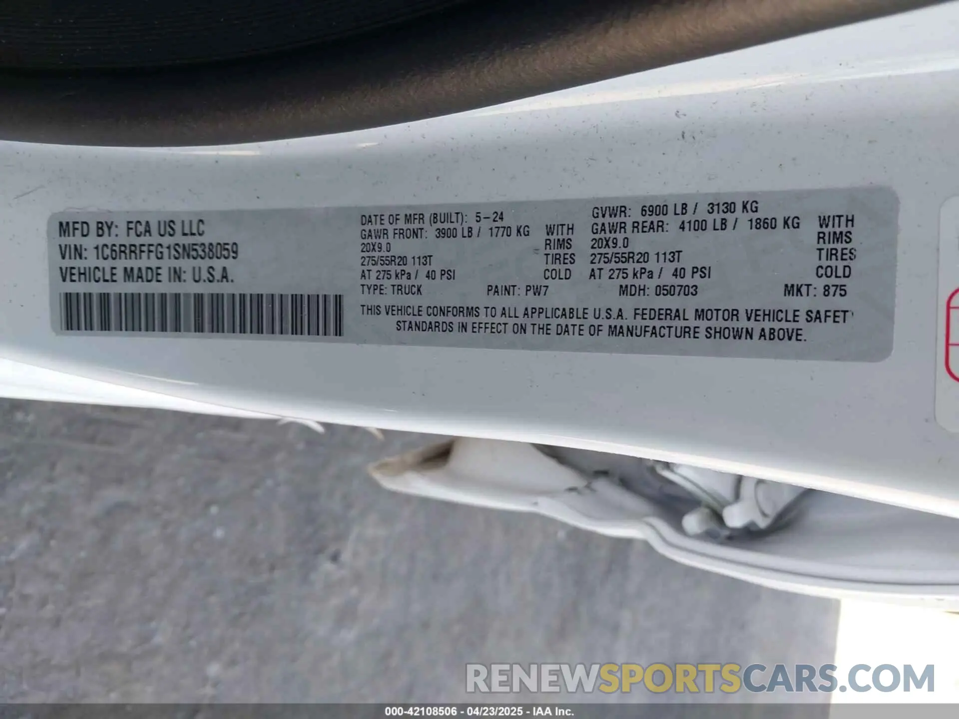 9 Photograph of a damaged car 1C6RRFFG1SN538059 RAM 1500 2025