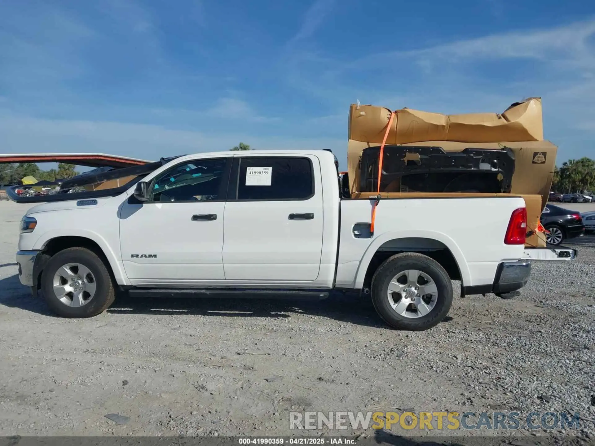 15 Photograph of a damaged car 1C6RRFFG5SN548576 RAM 1500 2025