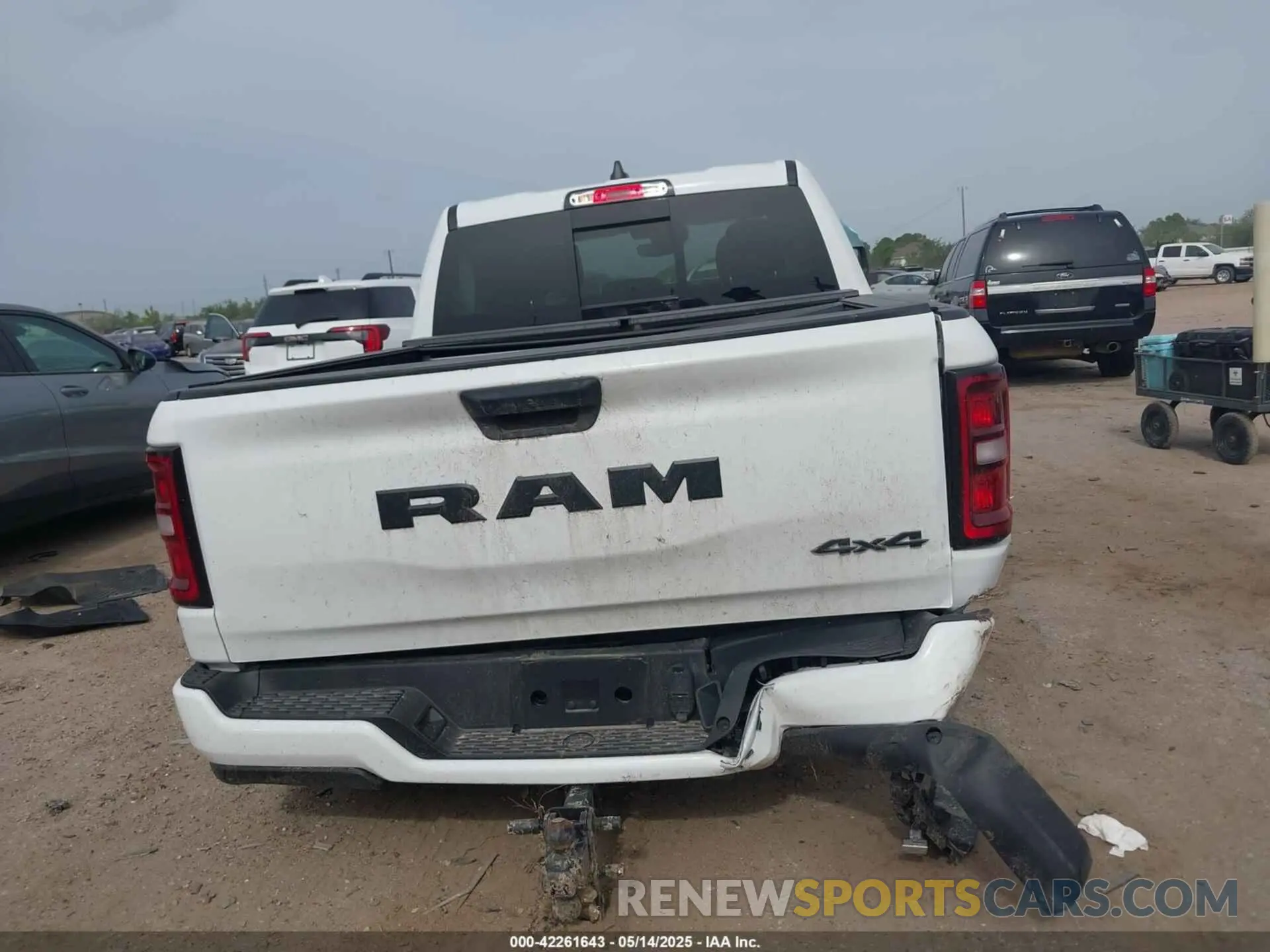 15 Фотография поврежденного автомобиля 1C6RRFGG2SN572641 RAM 1500 2025