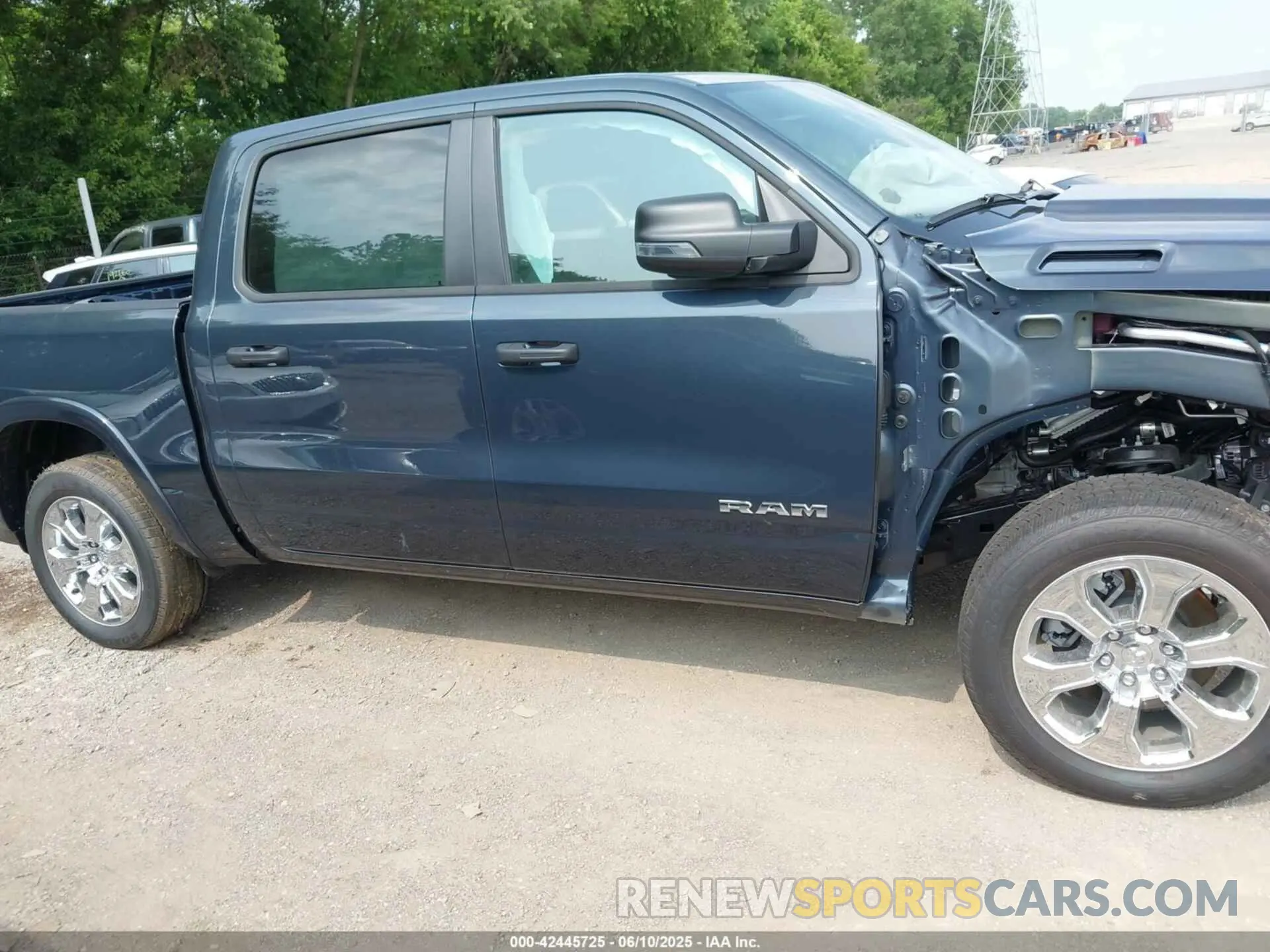 13 Photograph of a damaged car 1C6SRFFP2SN715400 RAM 1500 2025