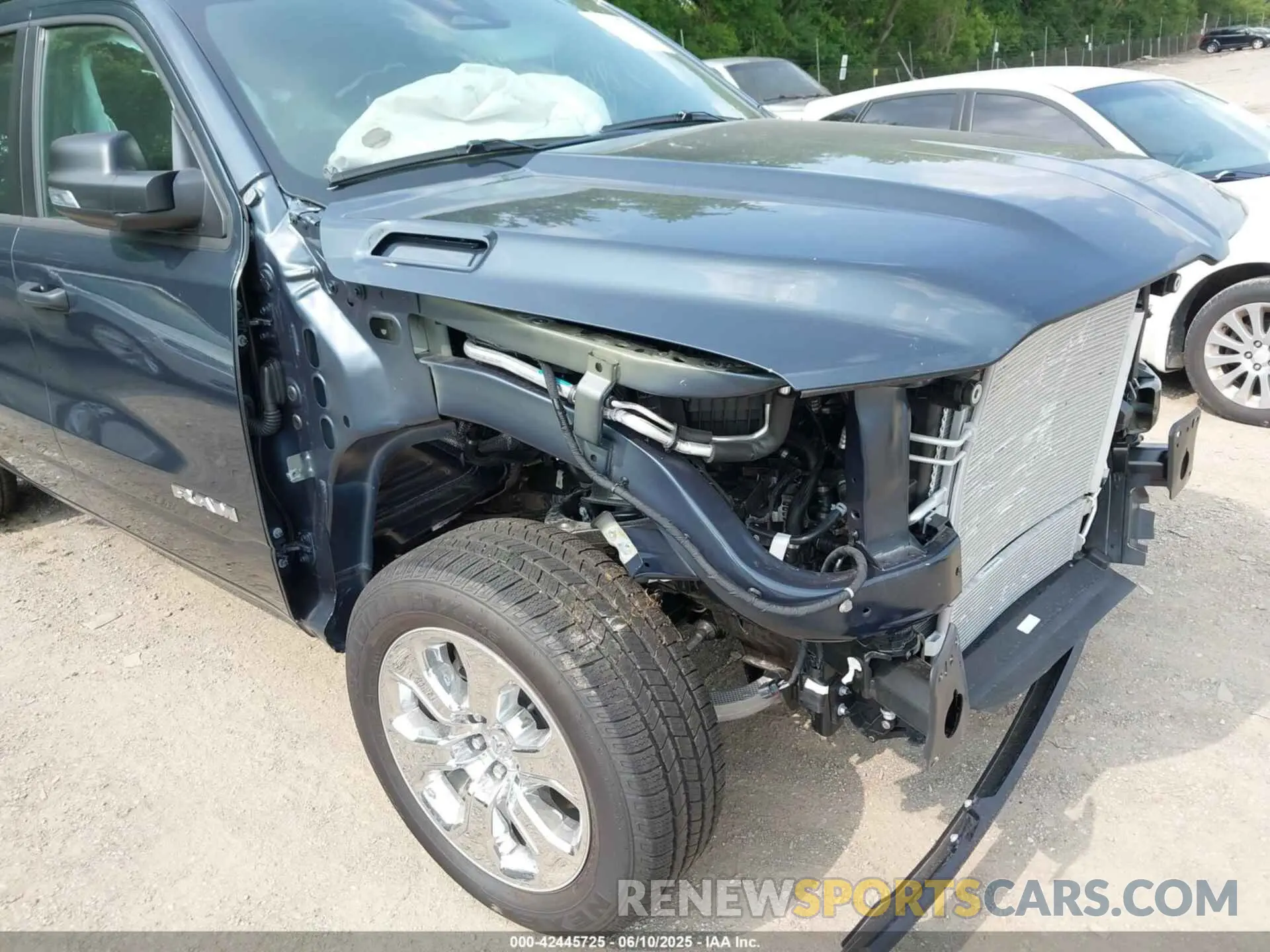 6 Photograph of a damaged car 1C6SRFFP2SN715400 RAM 1500 2025