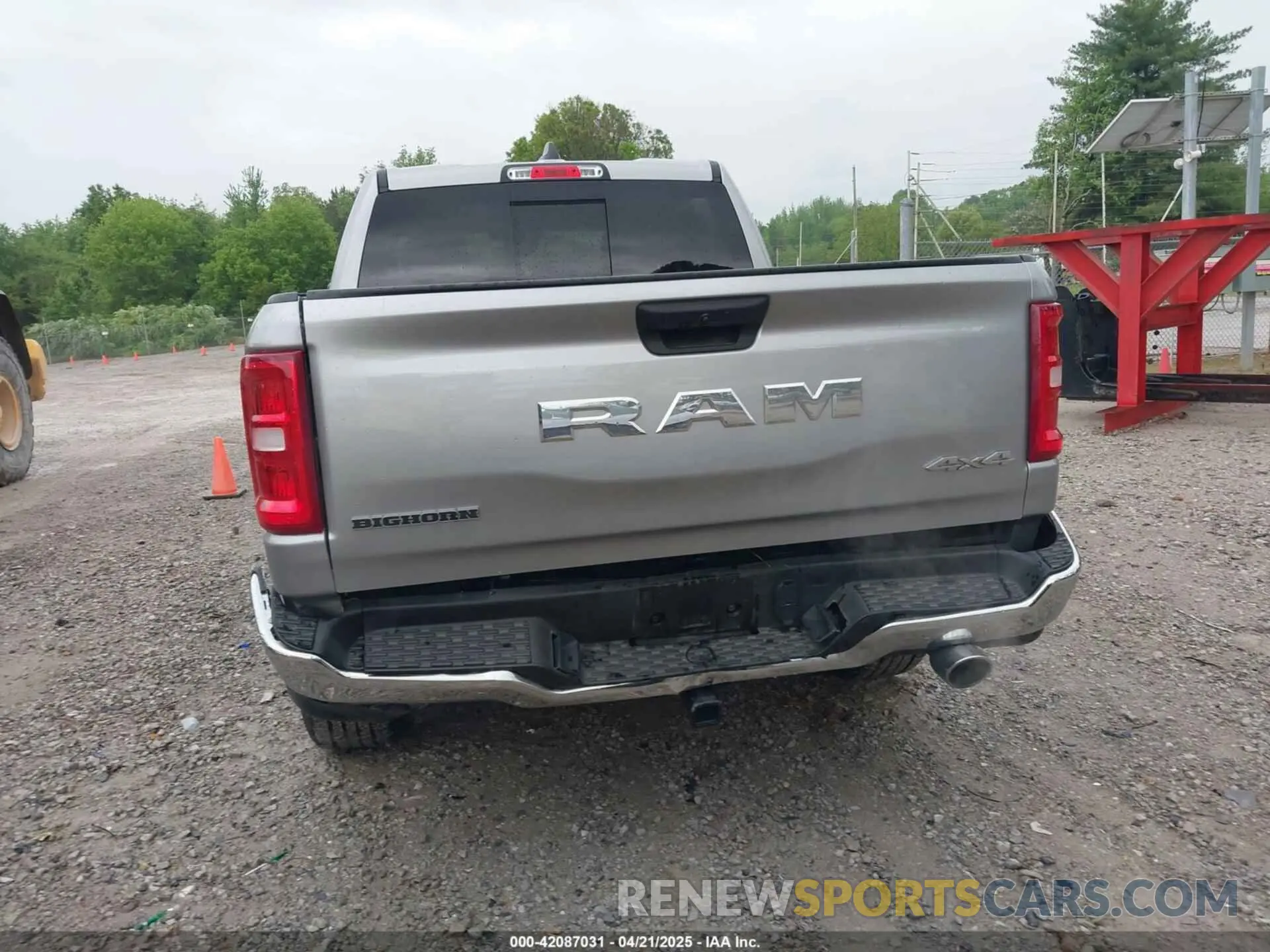 16 Фотография поврежденного автомобиля 1C6SRFFP3SN581030 RAM 1500 2025