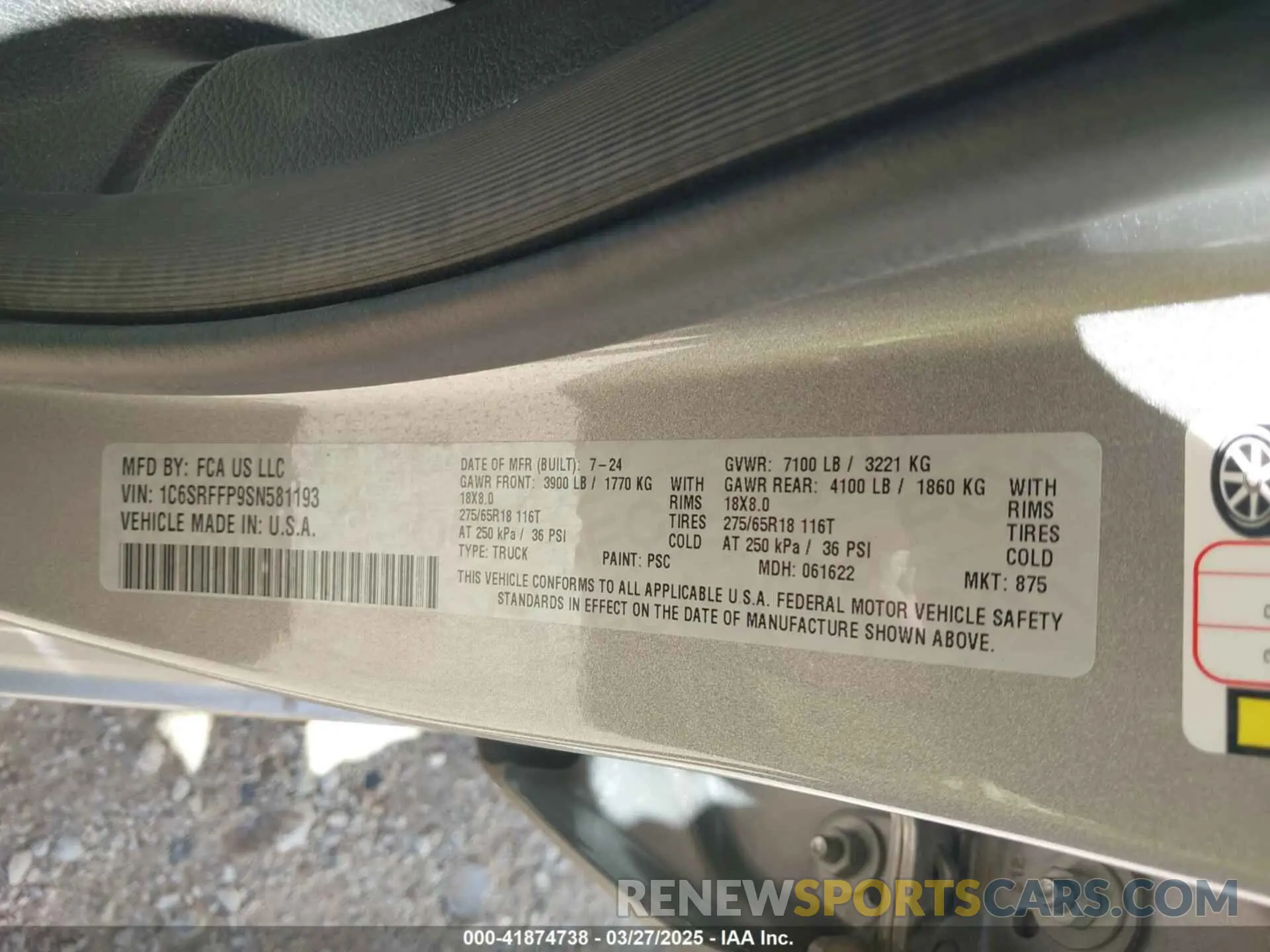 9 Photograph of a damaged car 1C6SRFFP9SN581193 RAM 1500 2025
