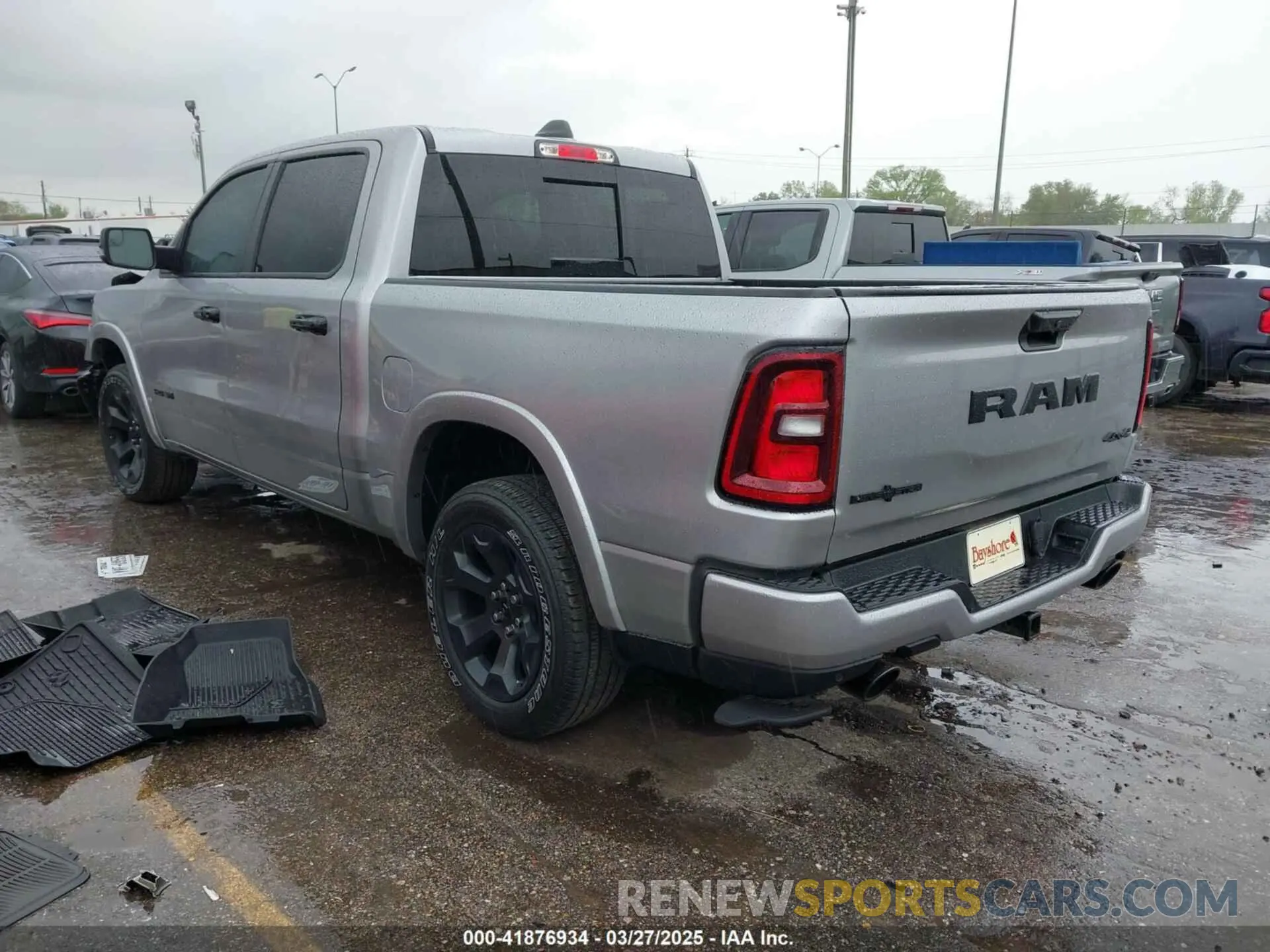3 Photograph of a damaged car 1C6SRFFPXSN511394 RAM 1500 2025