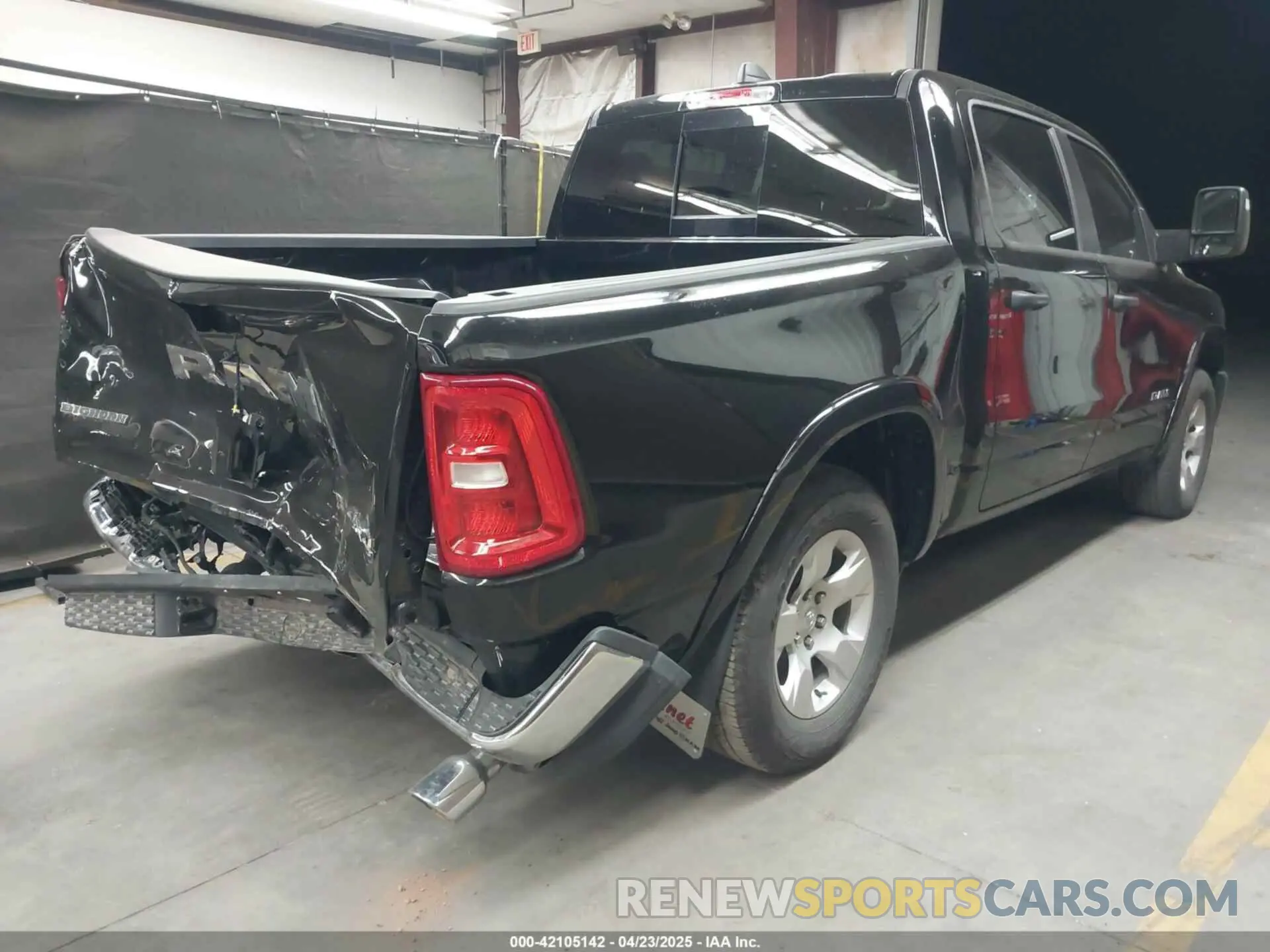 4 Photograph of a damaged car 1C6SRFFPXSN551670 RAM 1500 2025