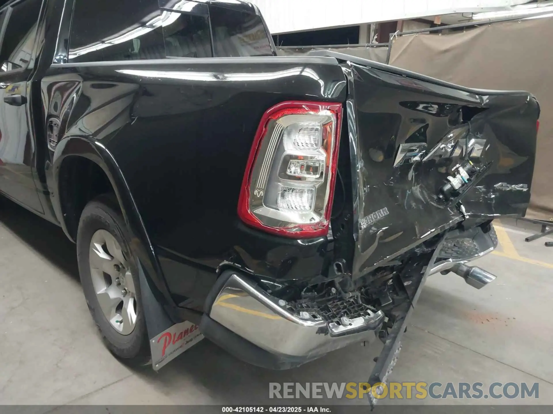 6 Photograph of a damaged car 1C6SRFFPXSN551670 RAM 1500 2025