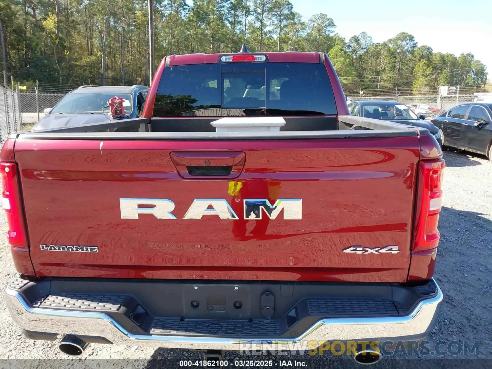 16 Photograph of a damaged car 1C6SRFJP2SN563237 RAM 1500 2025