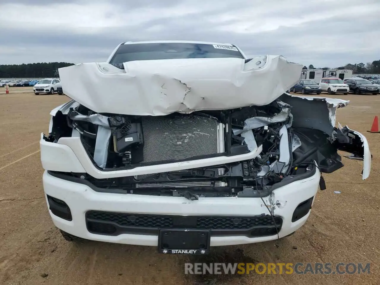 5 Photograph of a damaged car 1C6SRFJP3SN554093 RAM 1500 2025