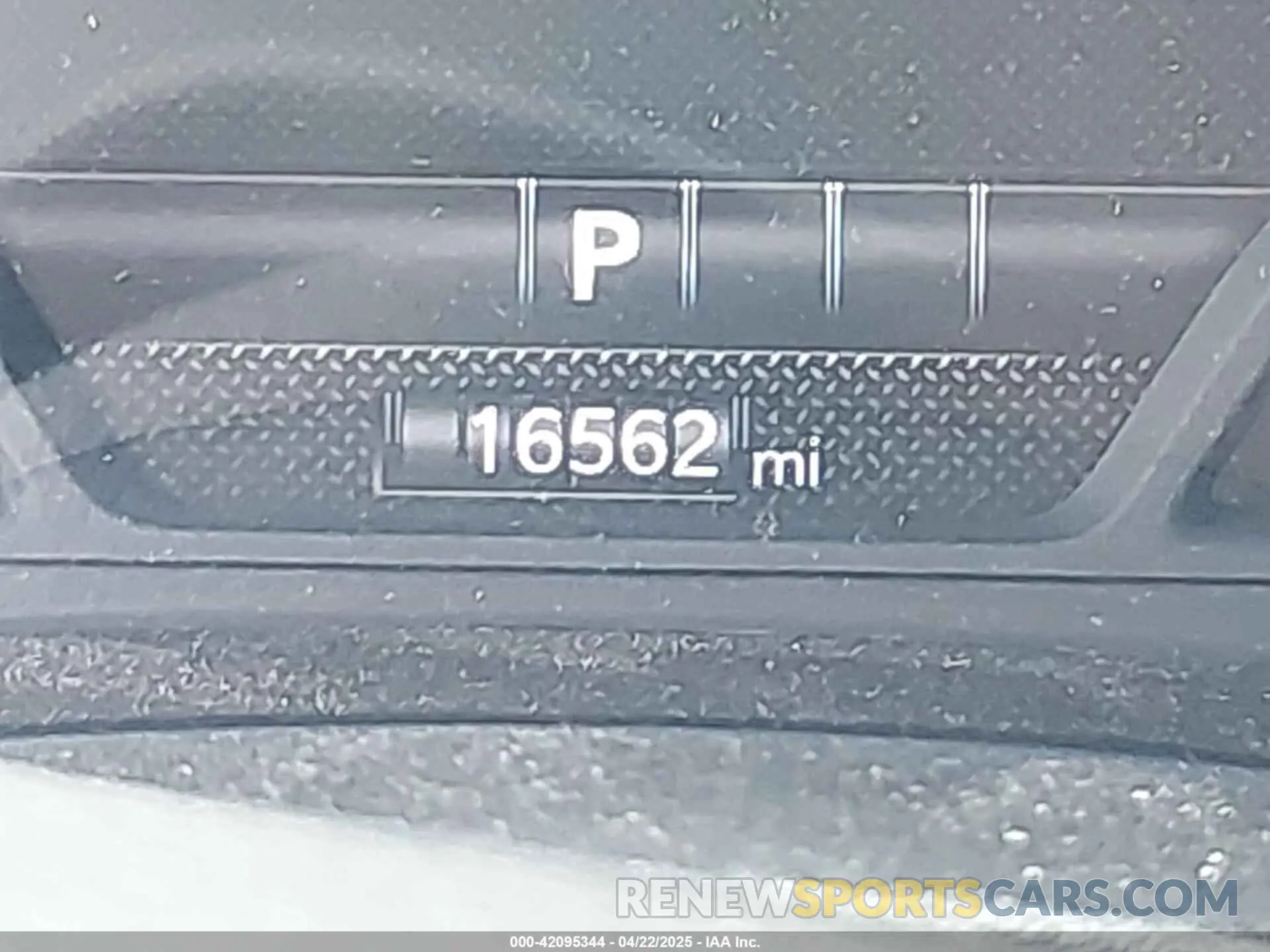 15 Photograph of a damaged car 1C6SRFJP3SN567779 RAM 1500 2025