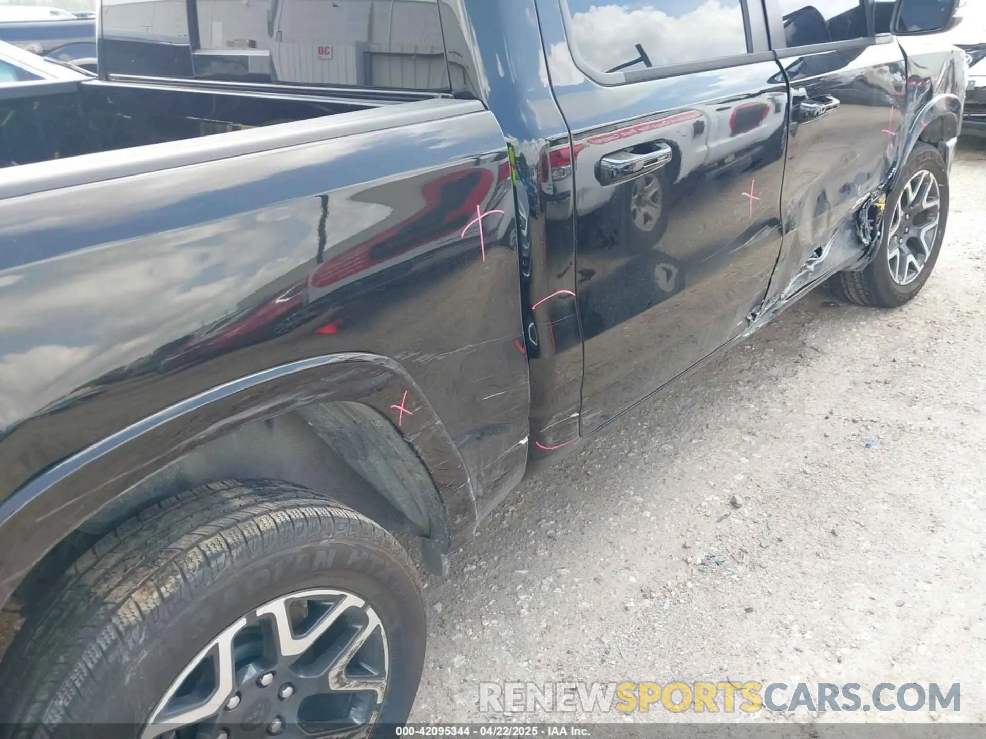 17 Photograph of a damaged car 1C6SRFJP3SN567779 RAM 1500 2025