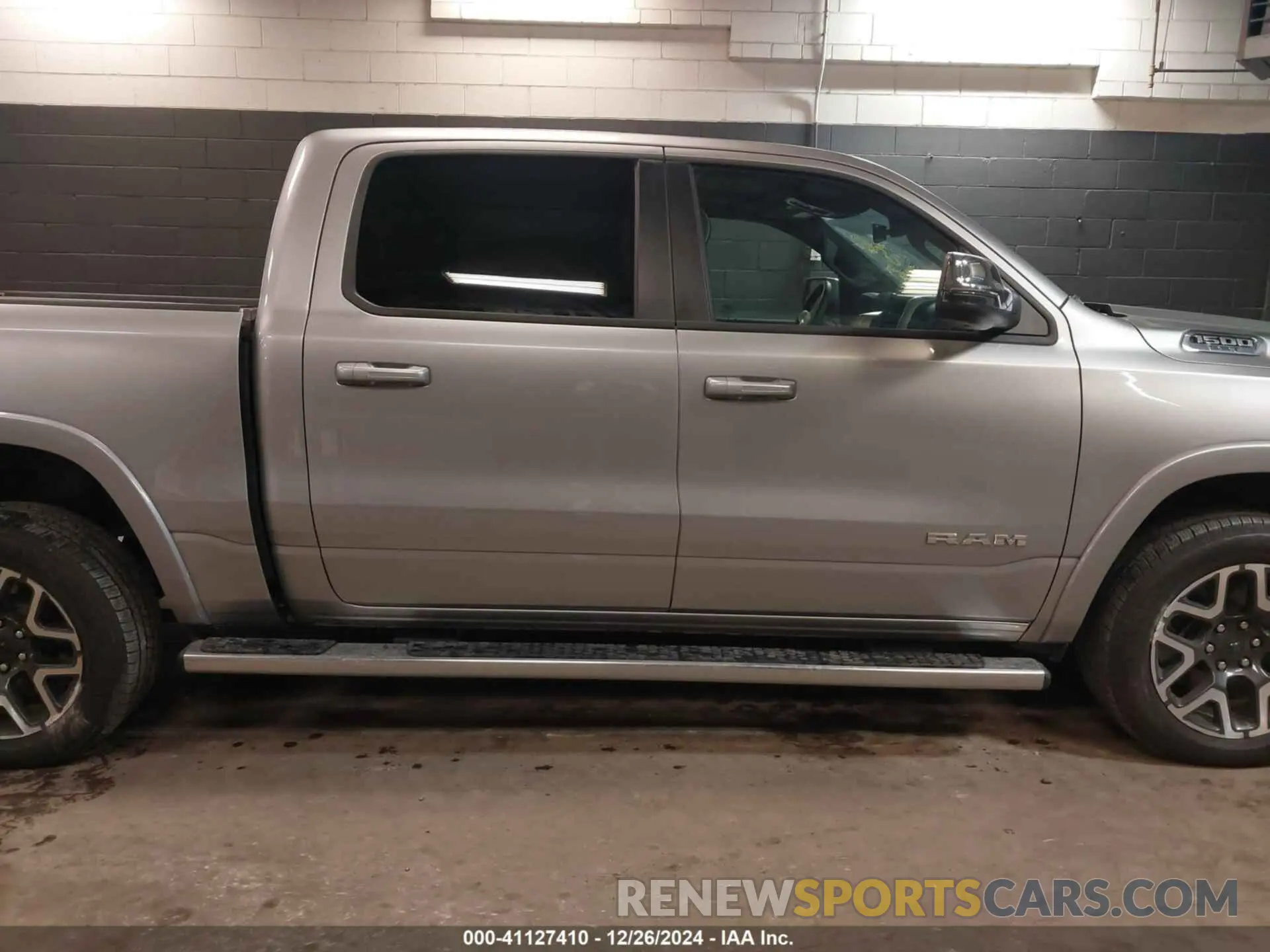 14 Photograph of a damaged car 1C6SRFJP6SN526269 RAM 1500 2025