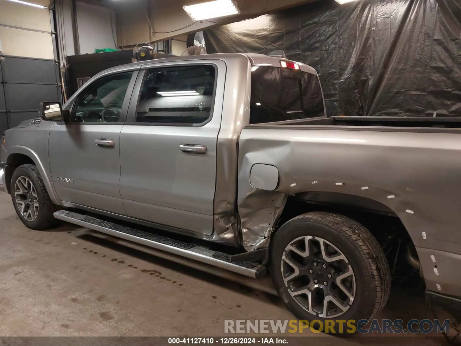 6 Photograph of a damaged car 1C6SRFJP6SN526269 RAM 1500 2025