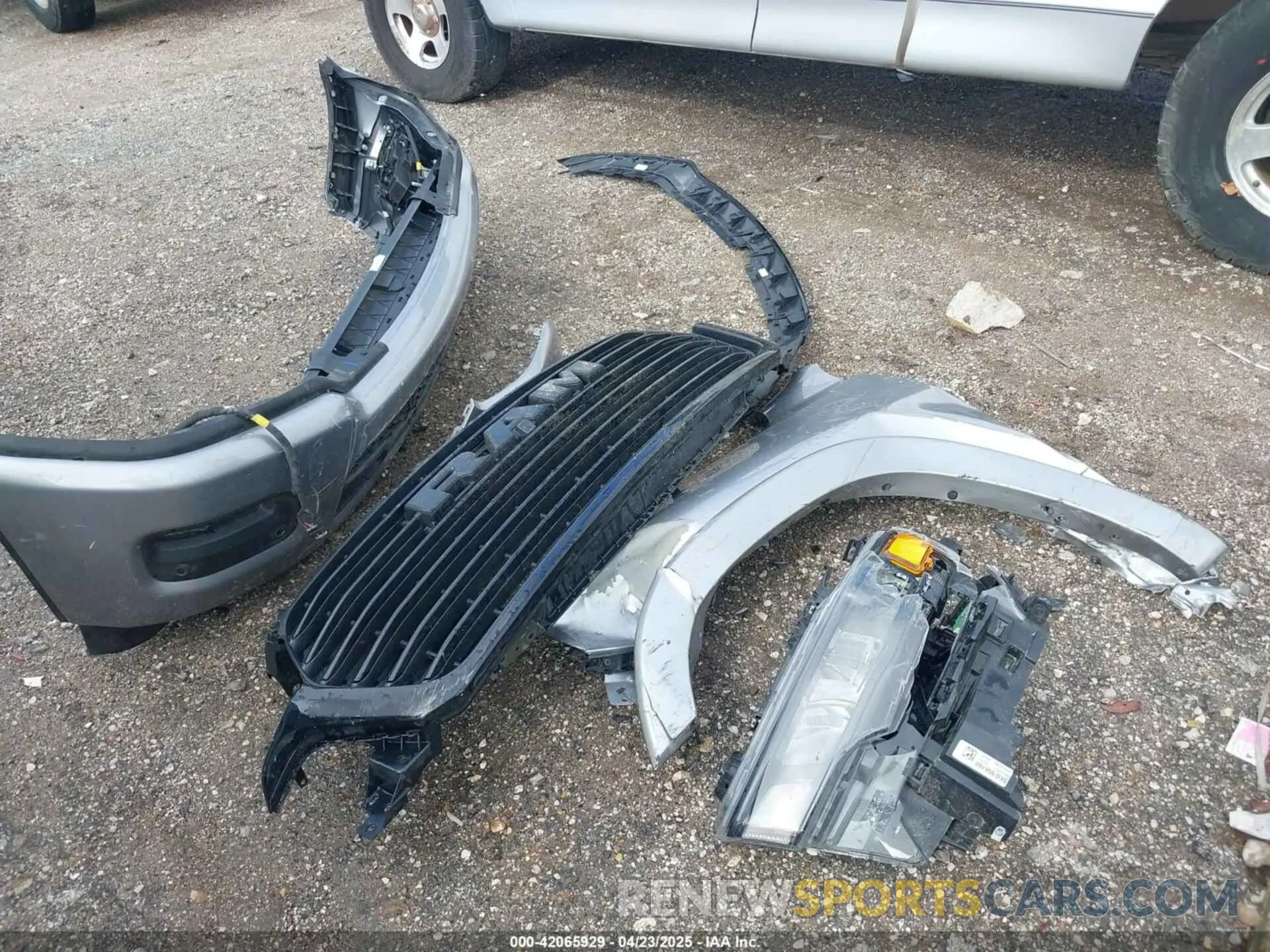 12 Фотография поврежденного автомобиля 1C6SRFJP8SN630889 RAM 1500 2025