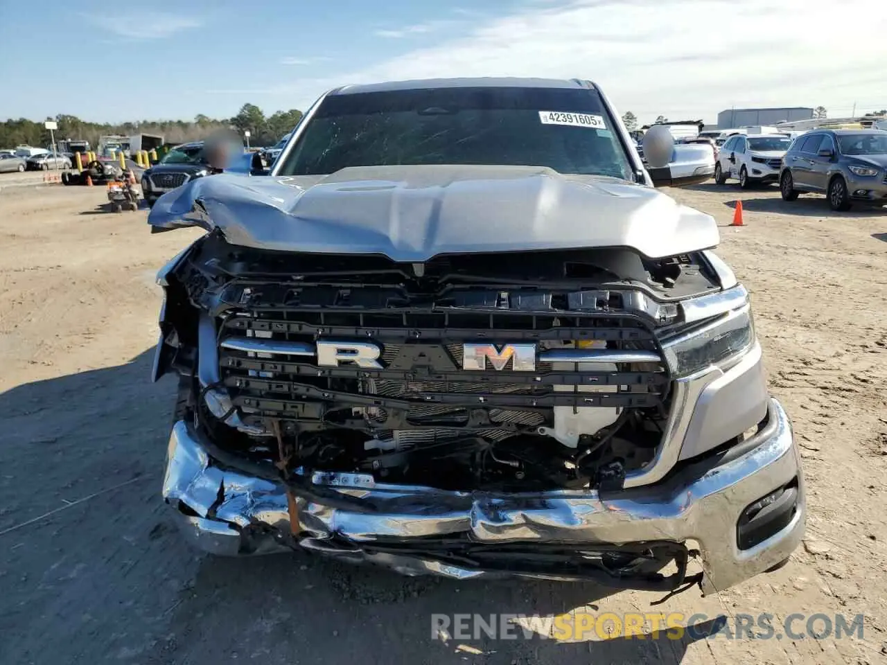 5 Photograph of a damaged car 1C6SRFJP9SN563221 RAM 1500 2025