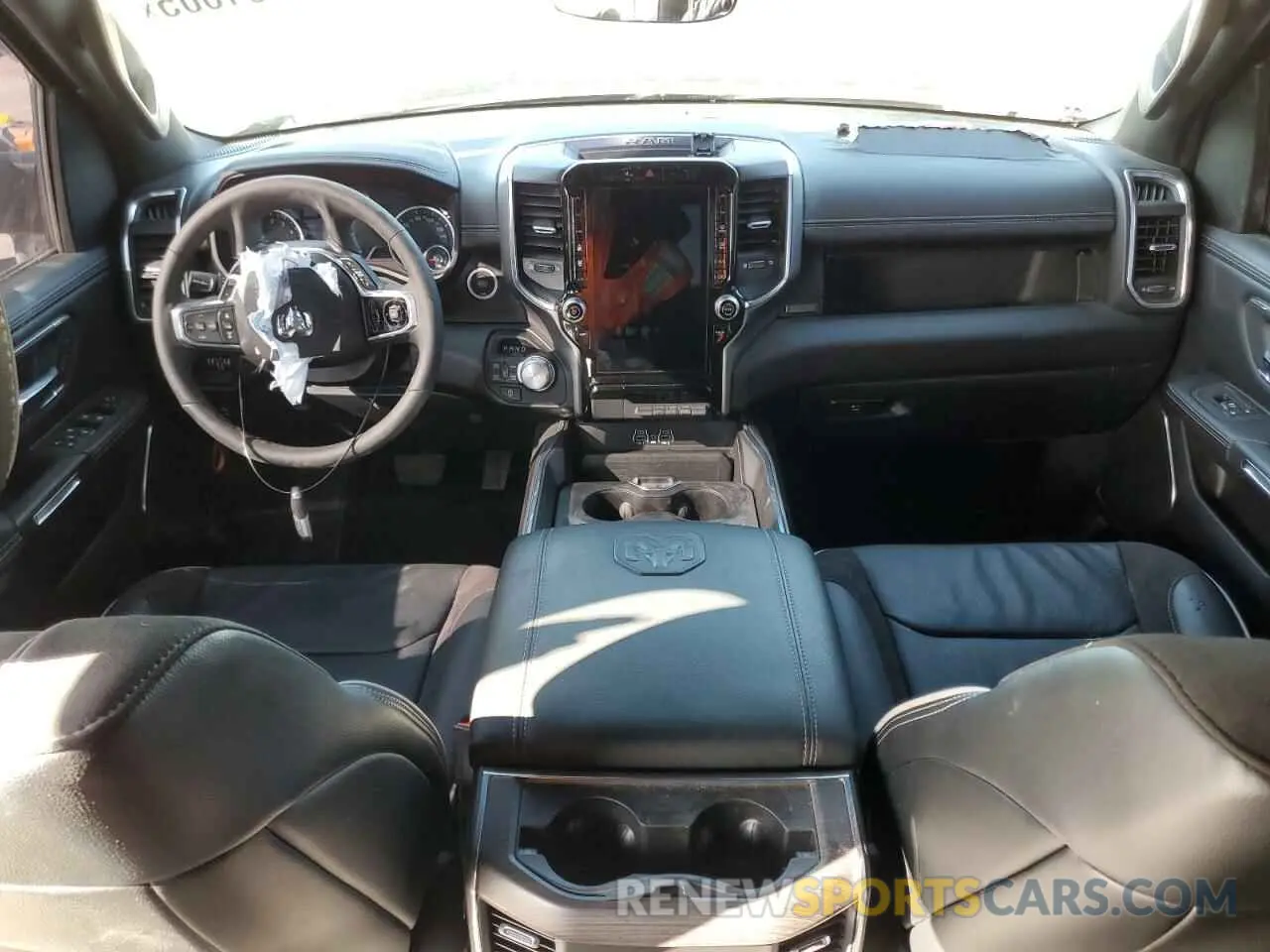 8 Photograph of a damaged car 1C6SRFJP9SN563221 RAM 1500 2025
