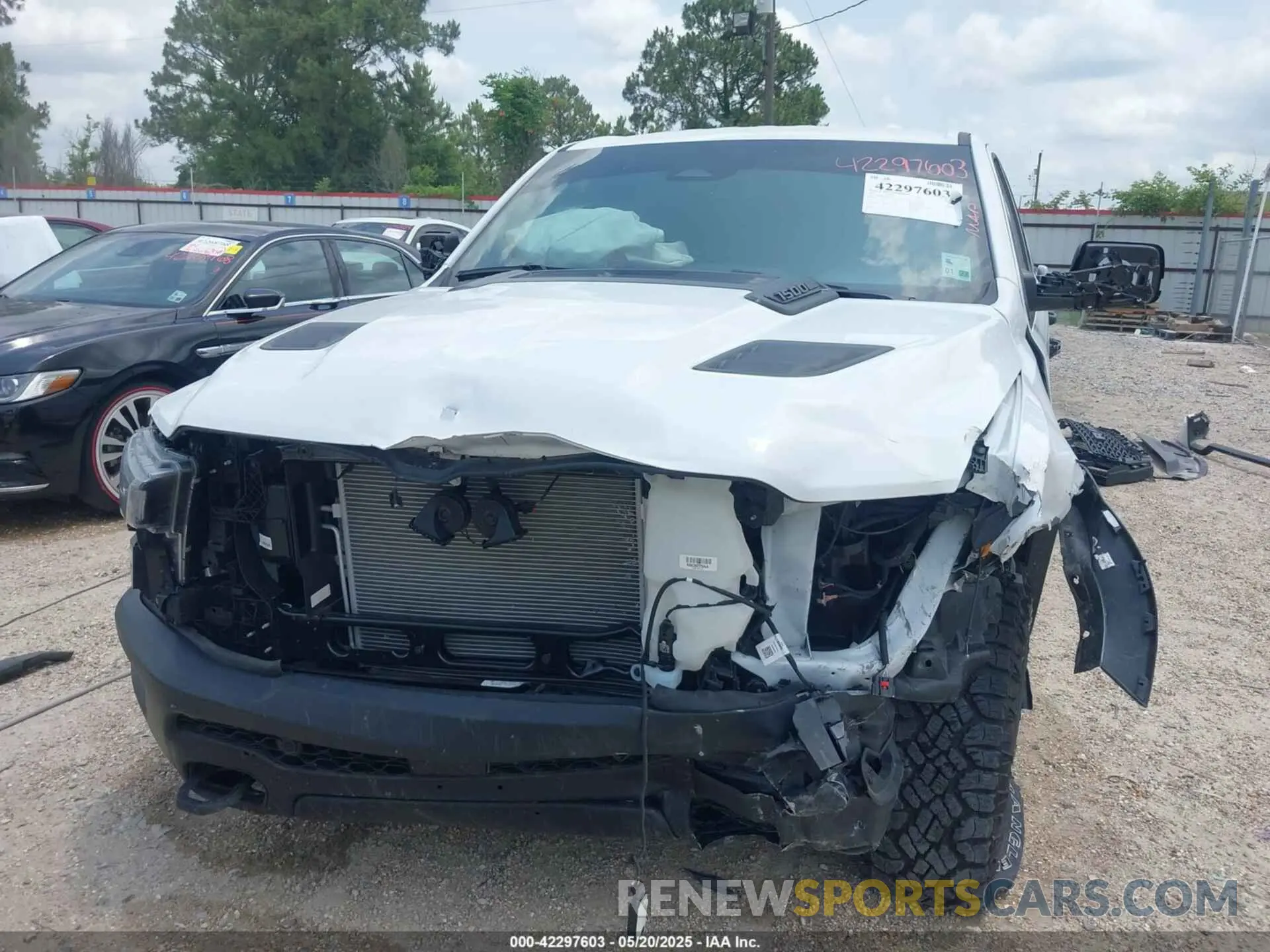 6 Photograph of a damaged car 1C6SRFLP9SN639467 RAM 1500 2025