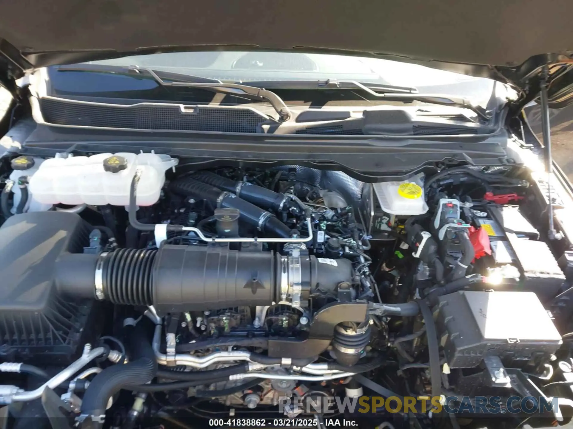 10 Фотография поврежденного автомобиля 1C6SRFMP2SN658960 RAM 1500 2025