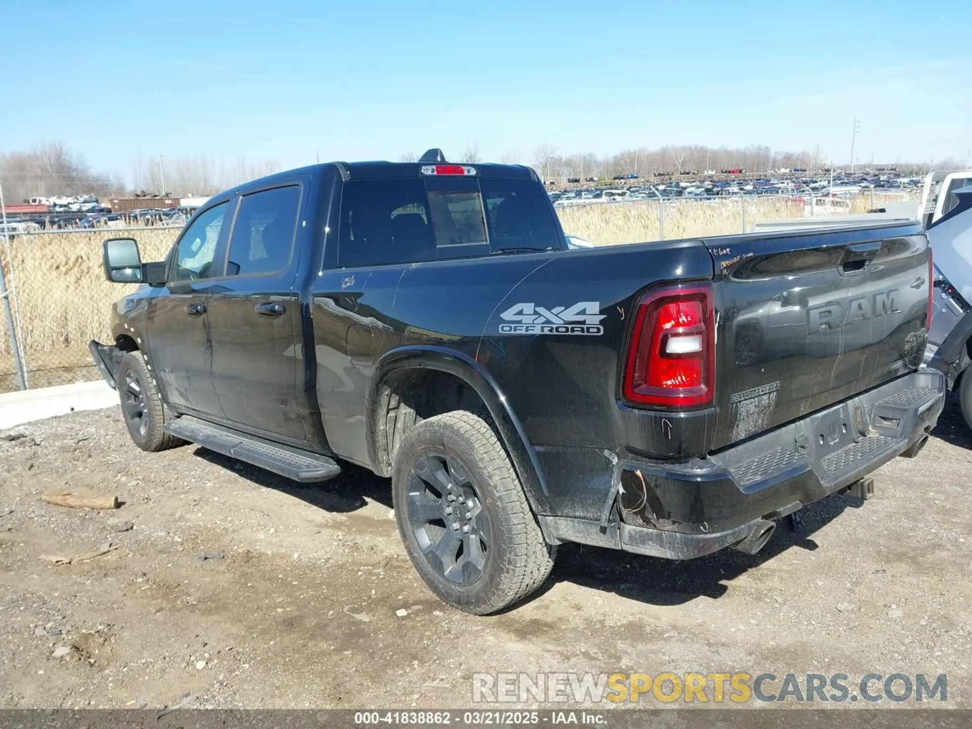 3 Фотография поврежденного автомобиля 1C6SRFMP2SN658960 RAM 1500 2025
