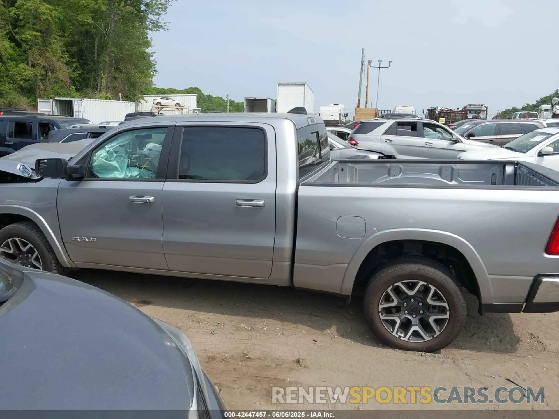 14 Photograph of a damaged car 1C6SRFRP2SN520862 RAM 1500 2025