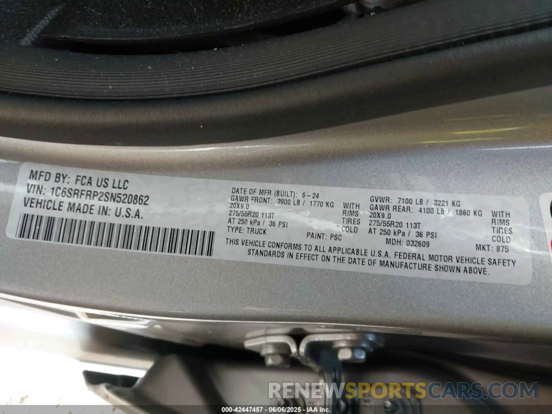 9 Photograph of a damaged car 1C6SRFRP2SN520862 RAM 1500 2025