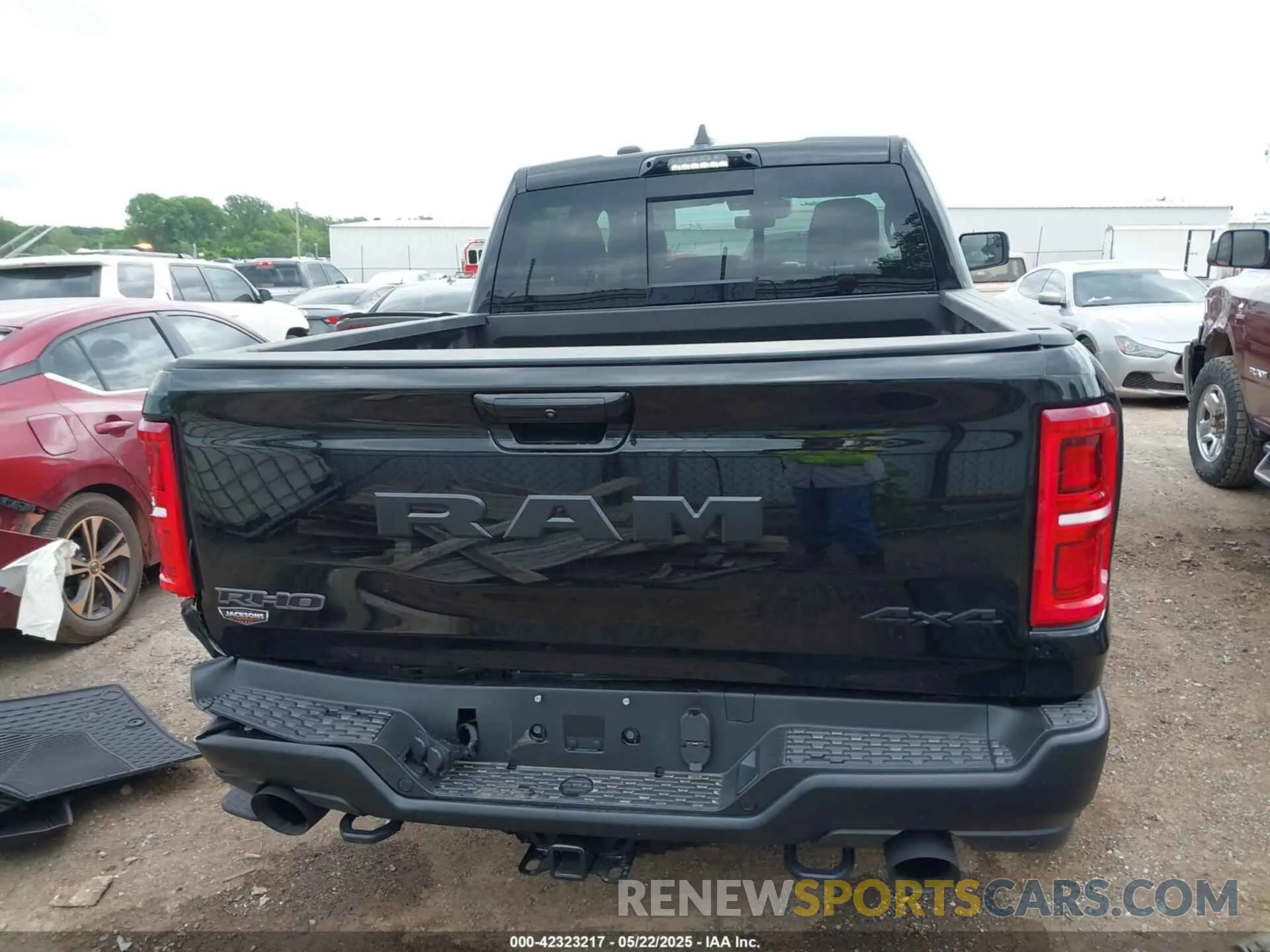 17 Photograph of a damaged car 1C6SRFUP7SN668299 RAM 1500 2025
