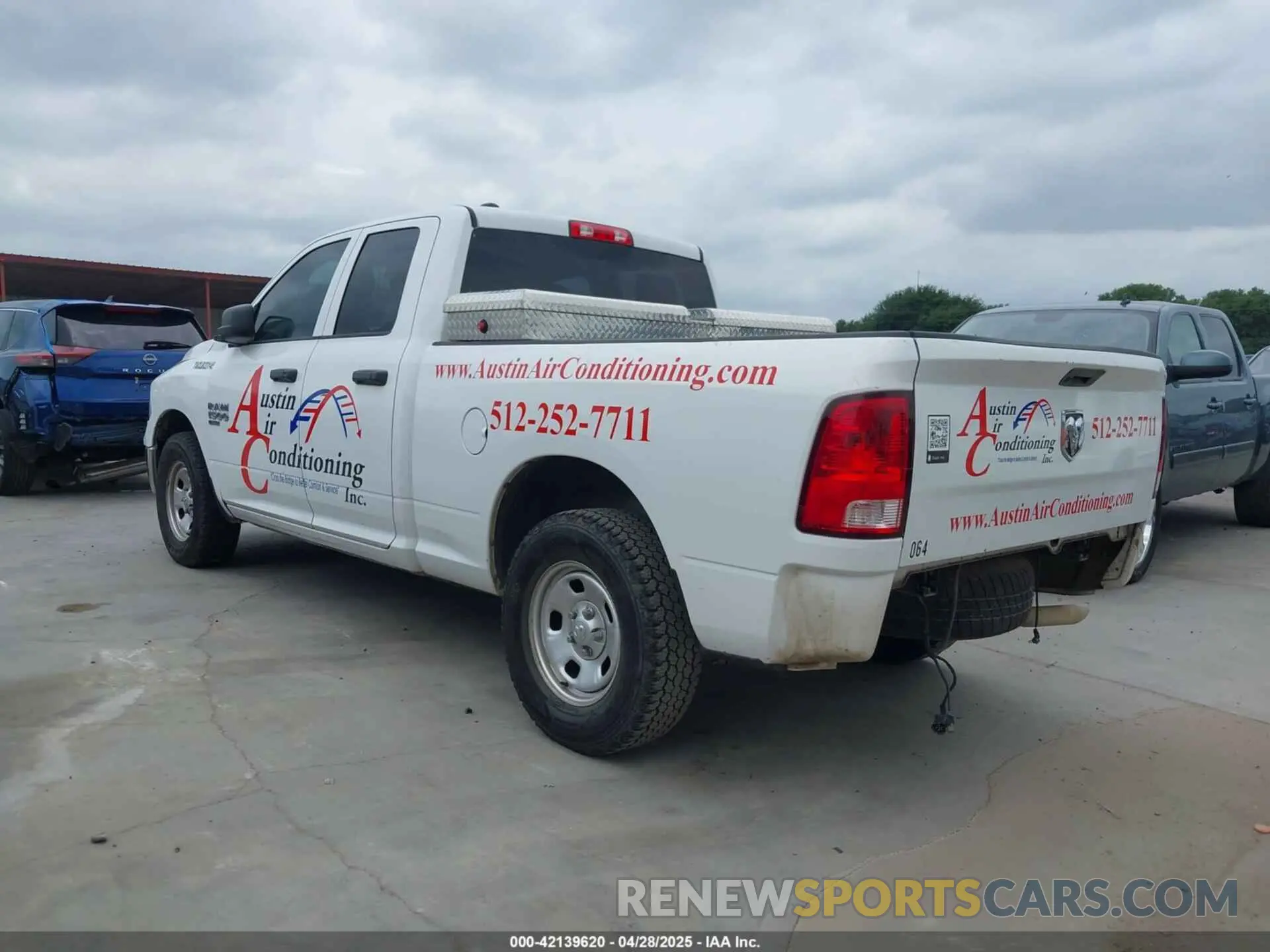 3 Photograph of a damaged car 1C6RR6FG2KS702064 RAM 1500 CLASSIC 2019