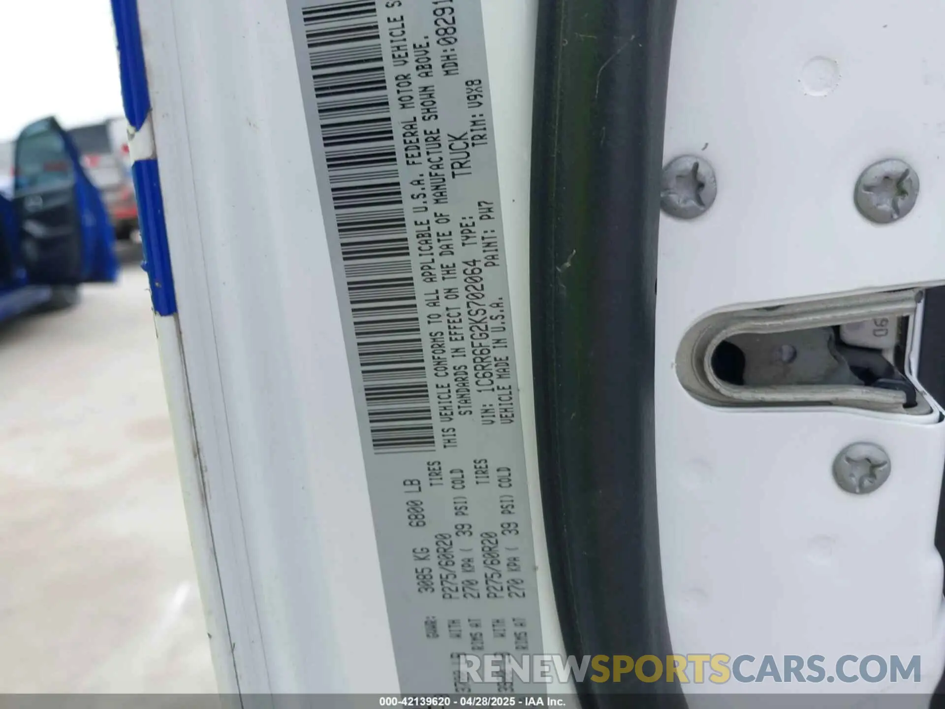 9 Photograph of a damaged car 1C6RR6FG2KS702064 RAM 1500 CLASSIC 2019