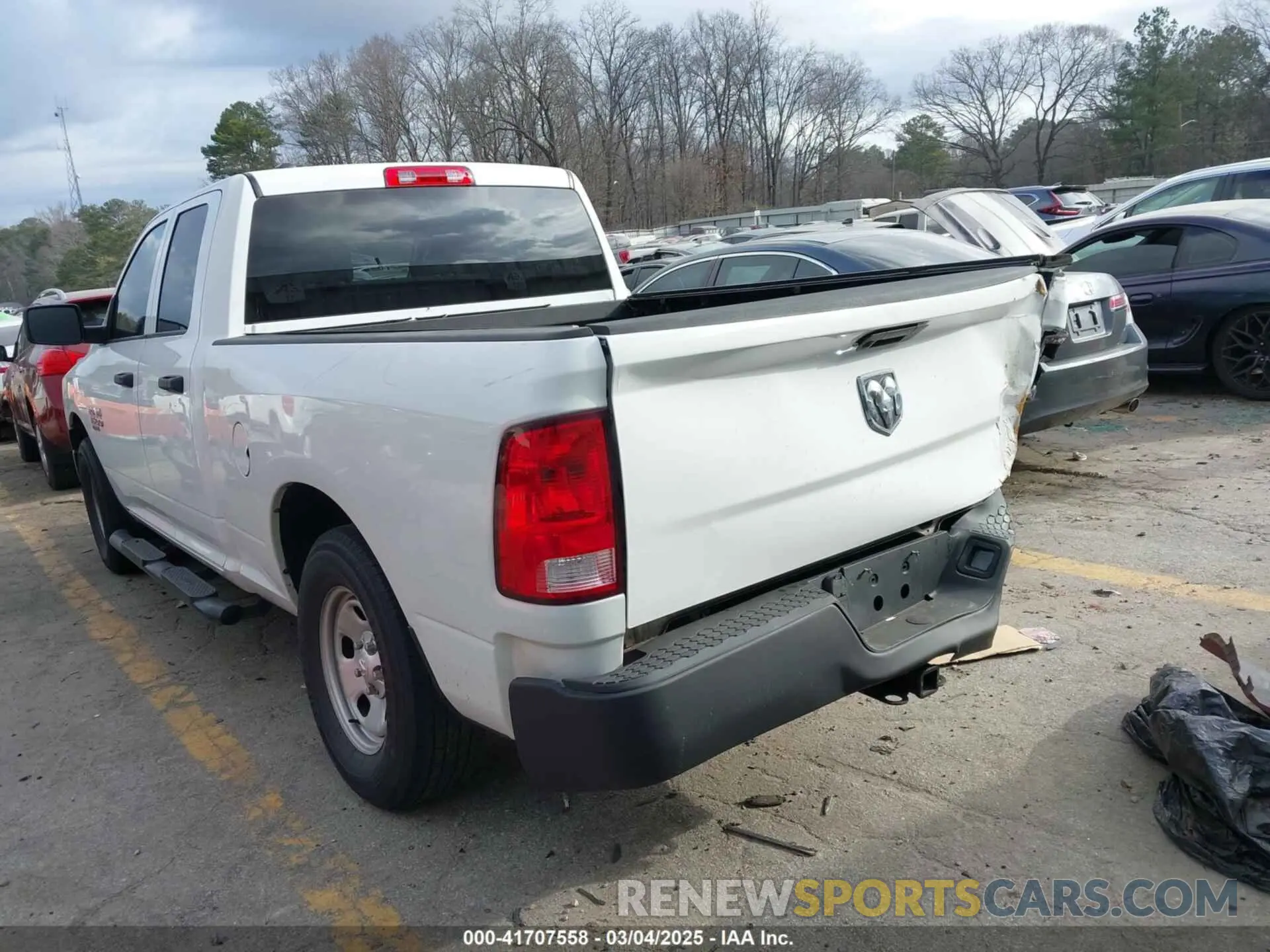 3 Photograph of a damaged car 1C6RR6FG4KS515764 RAM 1500 CLASSIC 2019