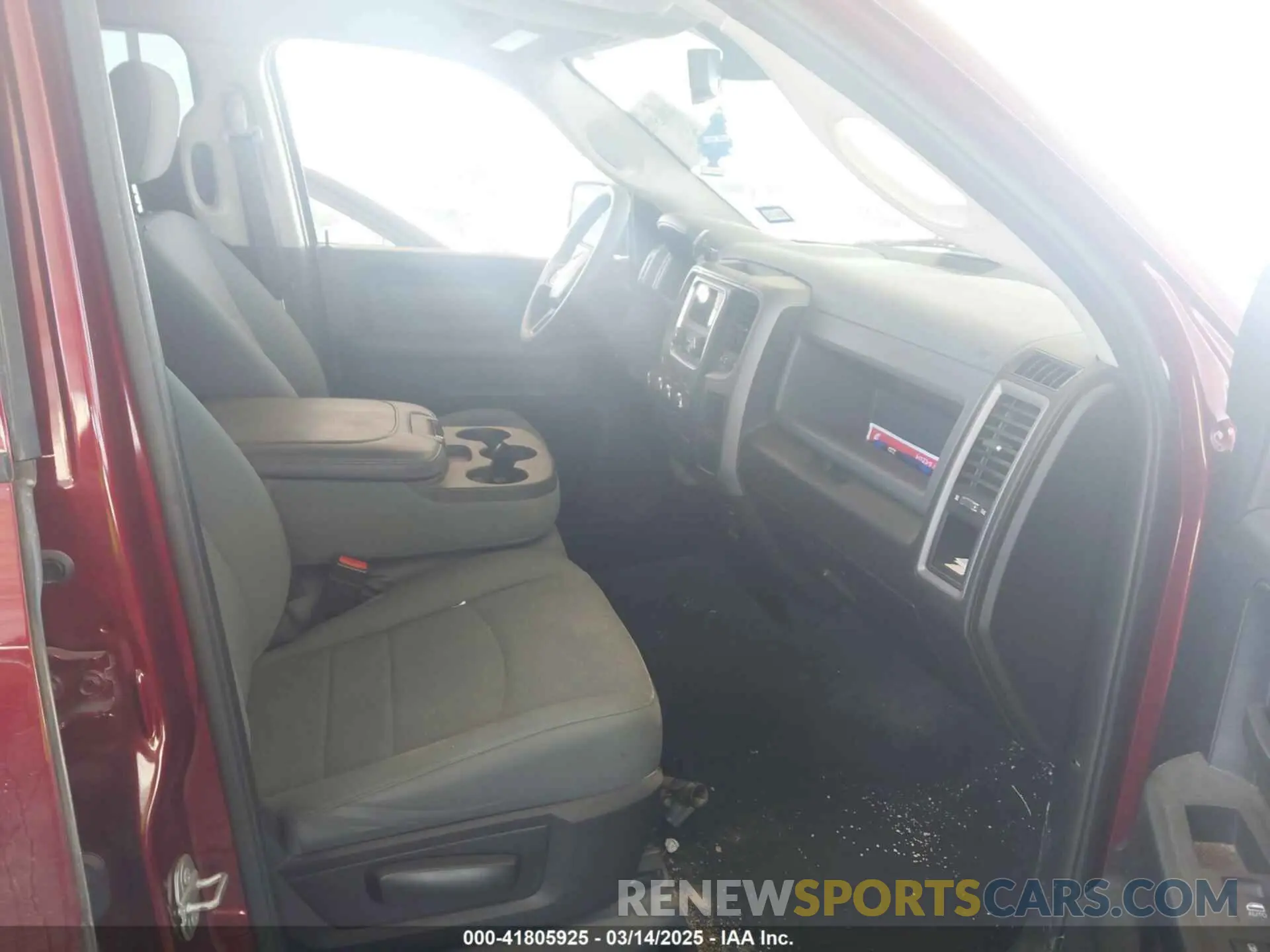 5 Фотография поврежденного автомобиля 1C6RR6FG7KS704795 RAM 1500 CLASSIC 2019
