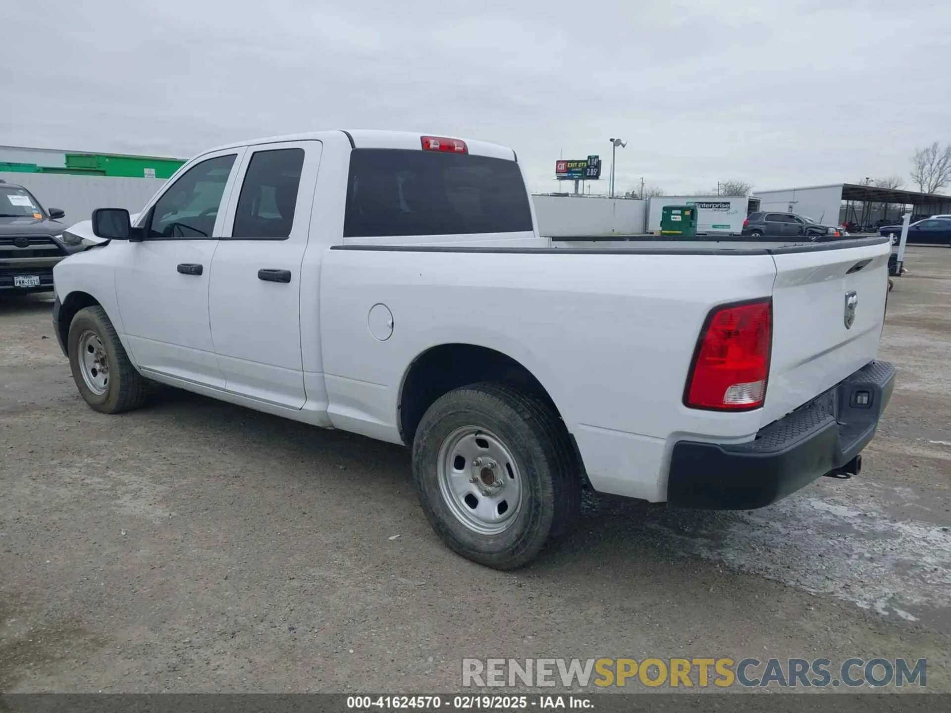 3 Photograph of a damaged car 1C6RR6FG9KS581436 RAM 1500 CLASSIC 2019