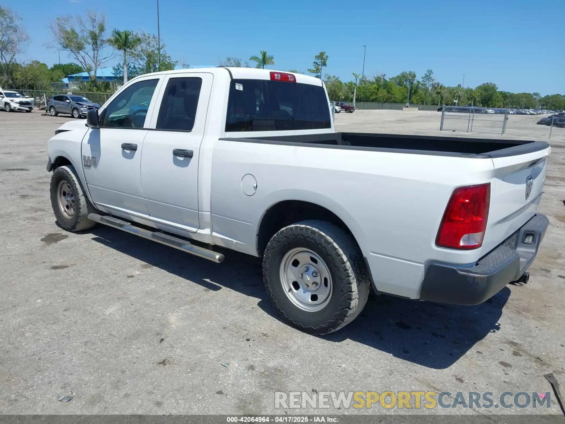 3 Photograph of a damaged car 1C6RR6FGXKS707254 RAM 1500 CLASSIC 2019