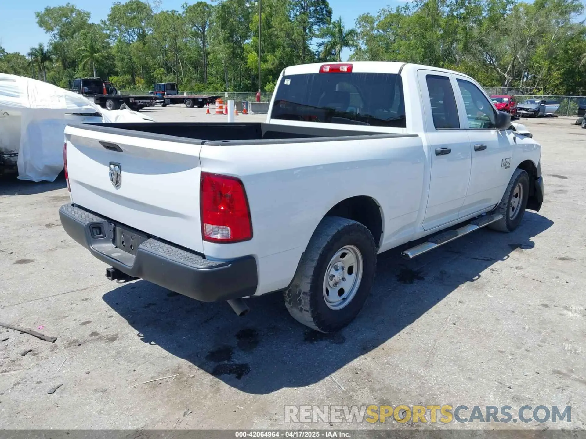 4 Photograph of a damaged car 1C6RR6FGXKS707254 RAM 1500 CLASSIC 2019