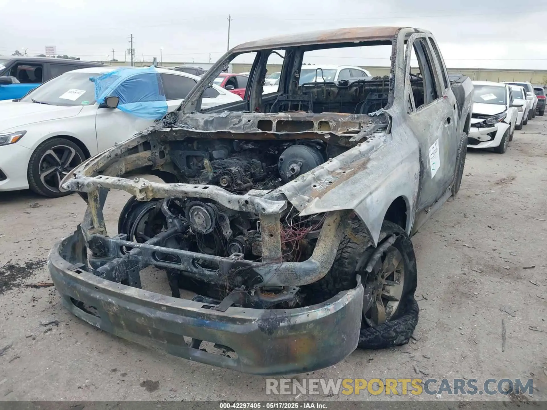 2 Фотография поврежденного автомобиля 1C6RR6FT2KS723364 RAM 1500 CLASSIC 2019