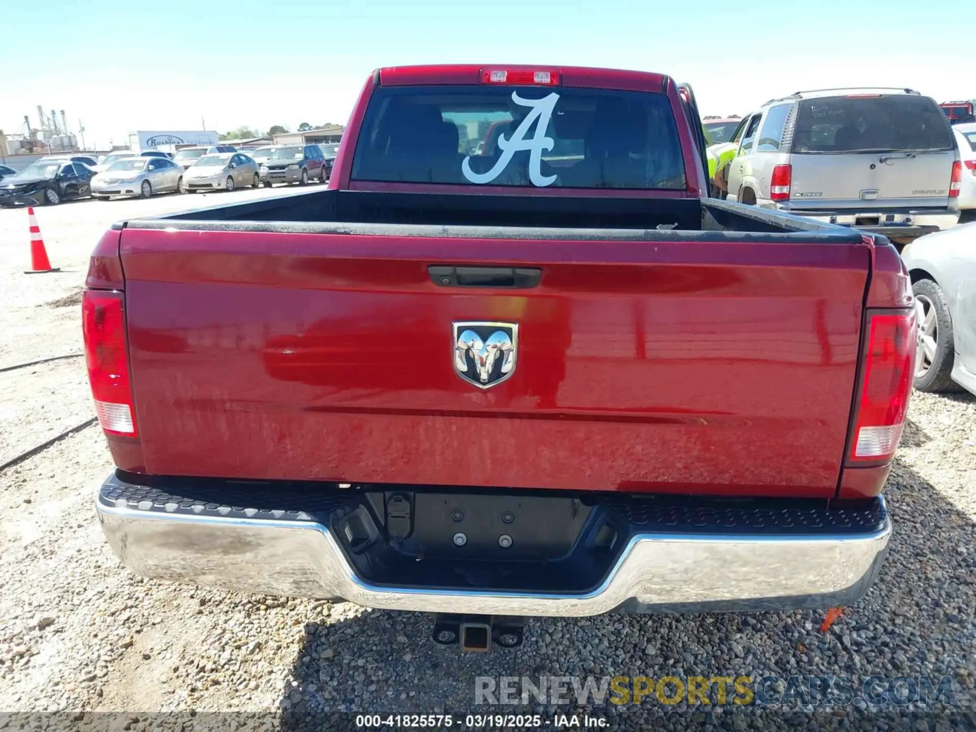 16 Photograph of a damaged car 1C6RR6FT8KS704222 RAM 1500 CLASSIC 2019