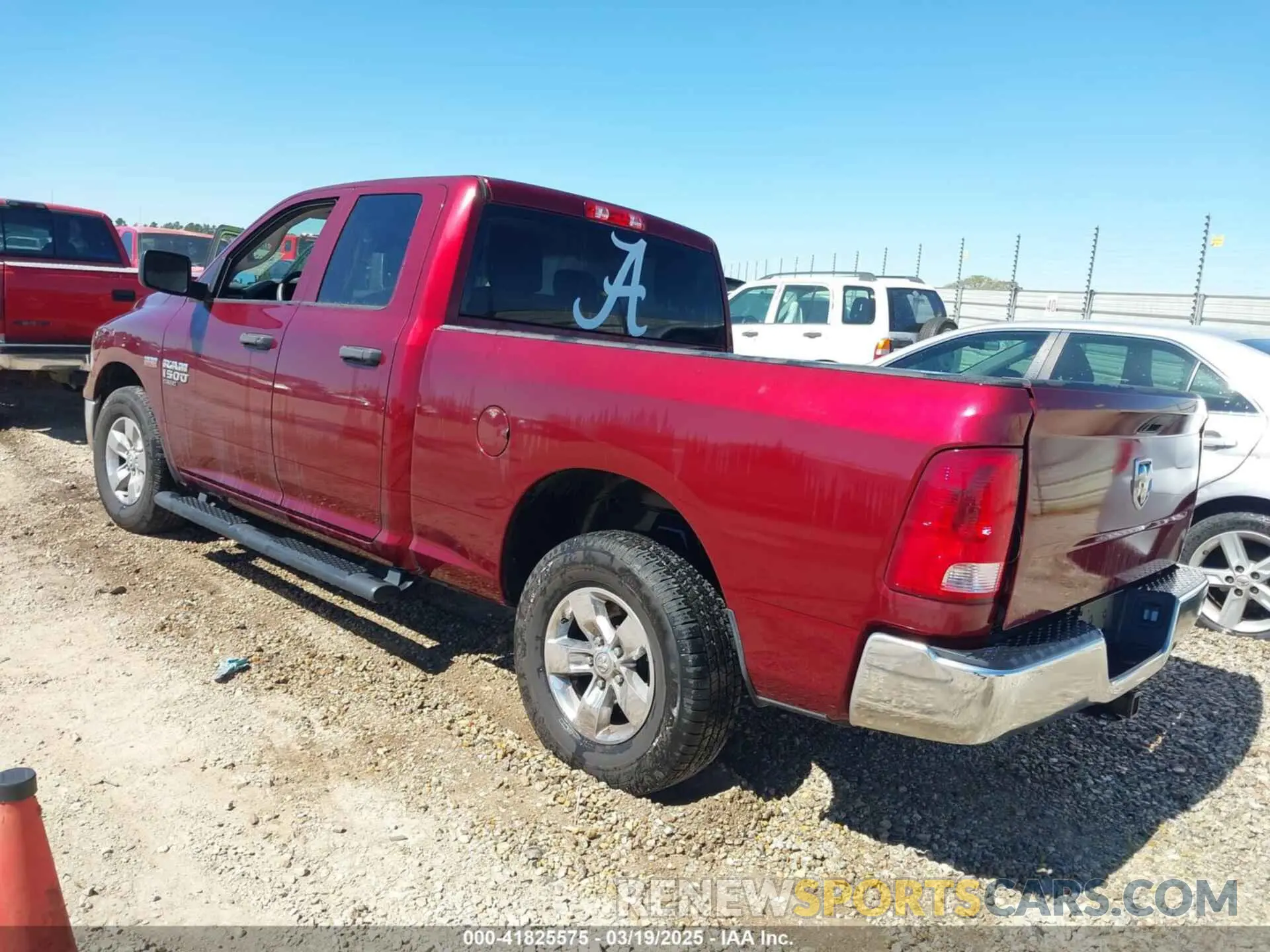 3 Photograph of a damaged car 1C6RR6FT8KS704222 RAM 1500 CLASSIC 2019