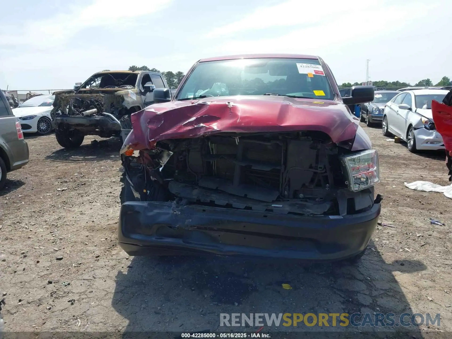 12 Photograph of a damaged car 1C6RR6FTXKS699962 RAM 1500 CLASSIC 2019