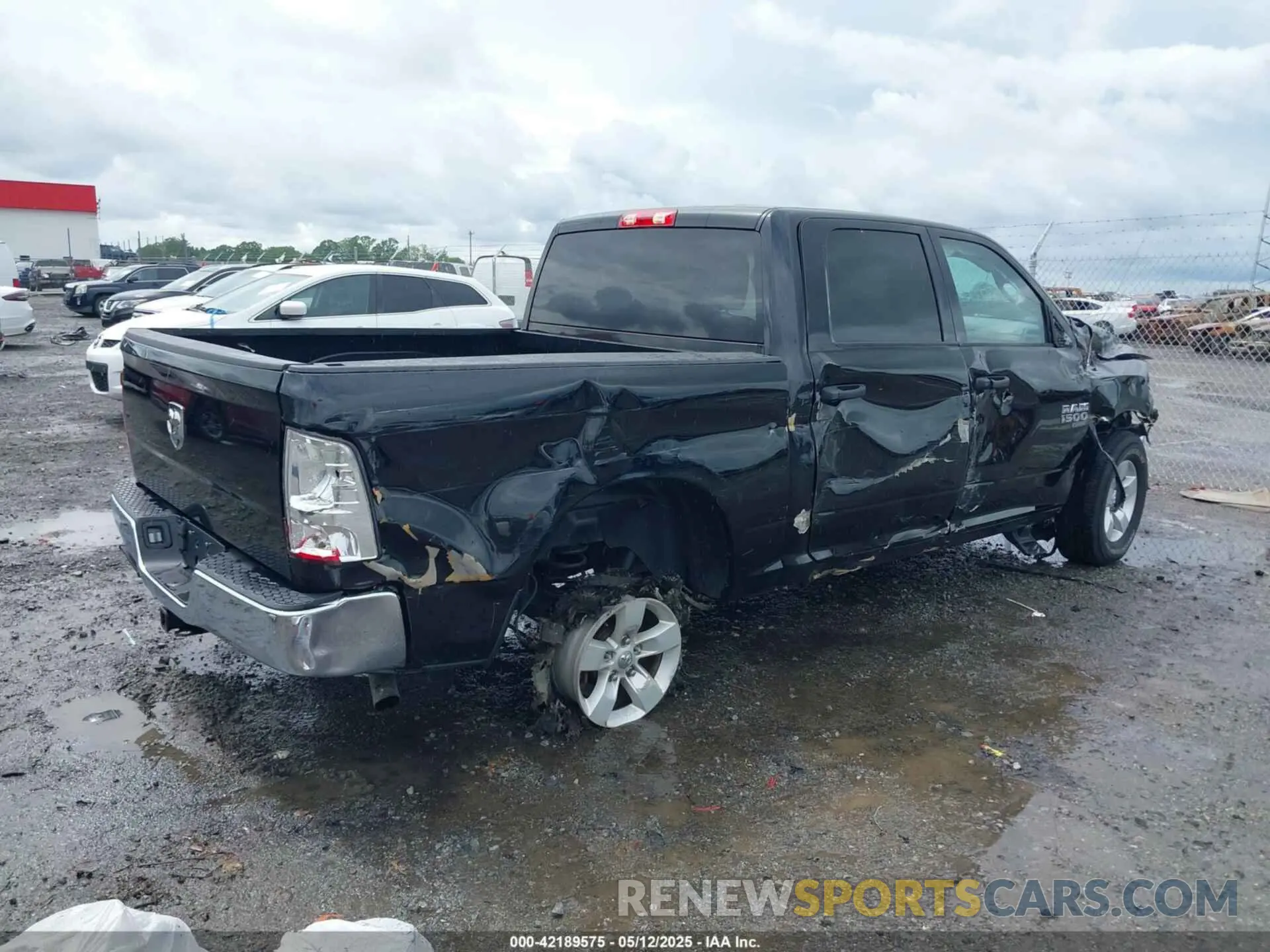 4 Photograph of a damaged car 1C6RR6KG5KS726803 RAM 1500 CLASSIC 2019